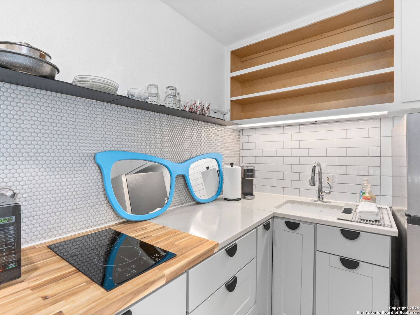 1111 W 10th Unit: APT 206