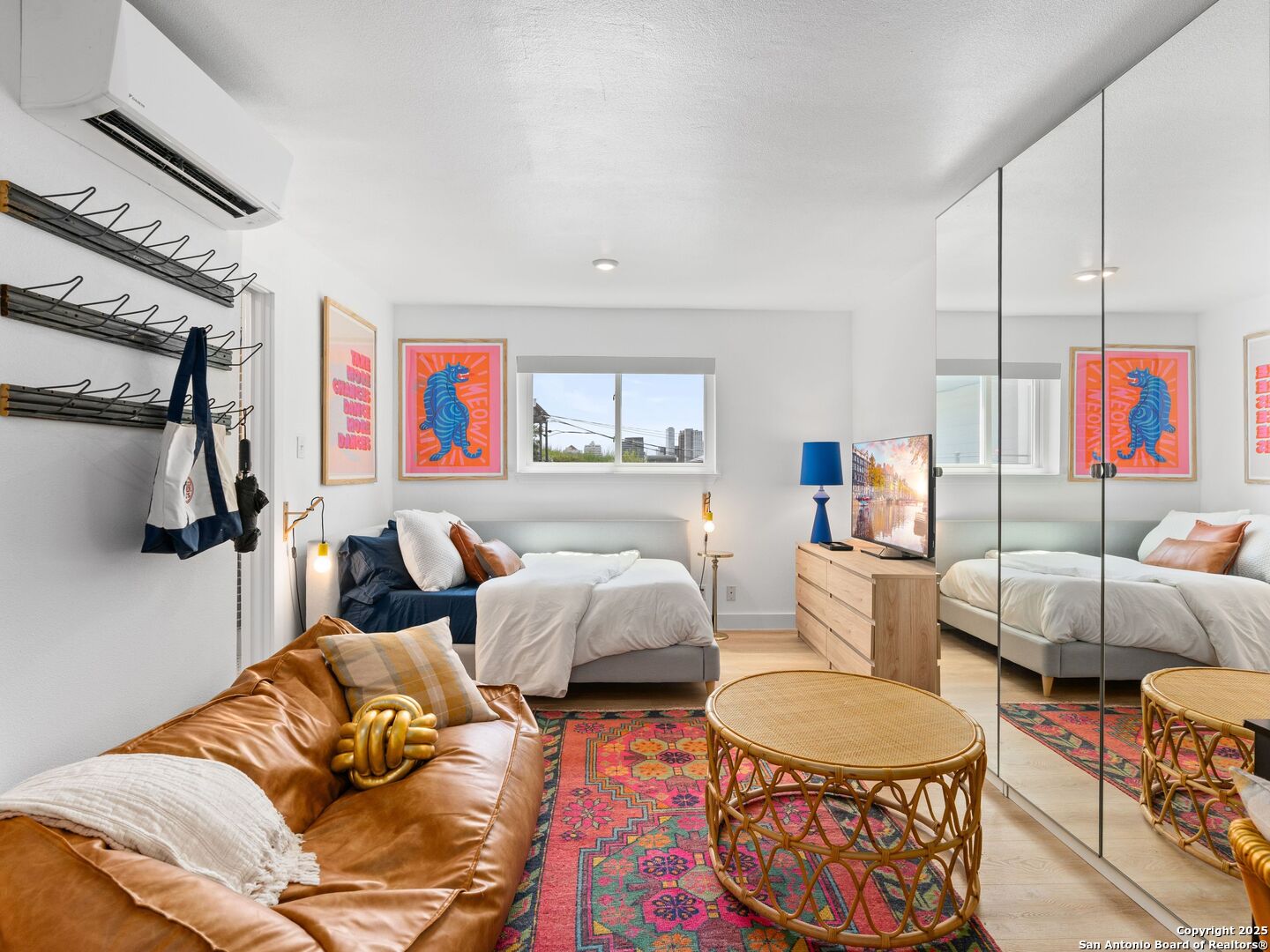 1111 W 10th Unit: APT 206