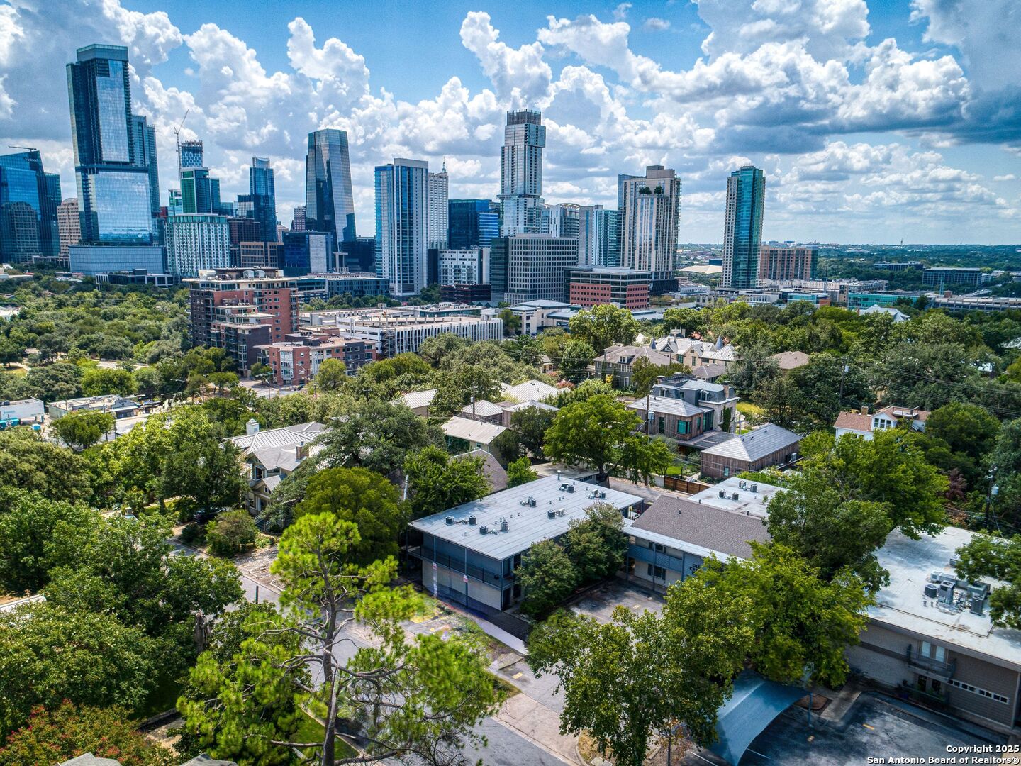 1111 W 10th Unit: APT 206
