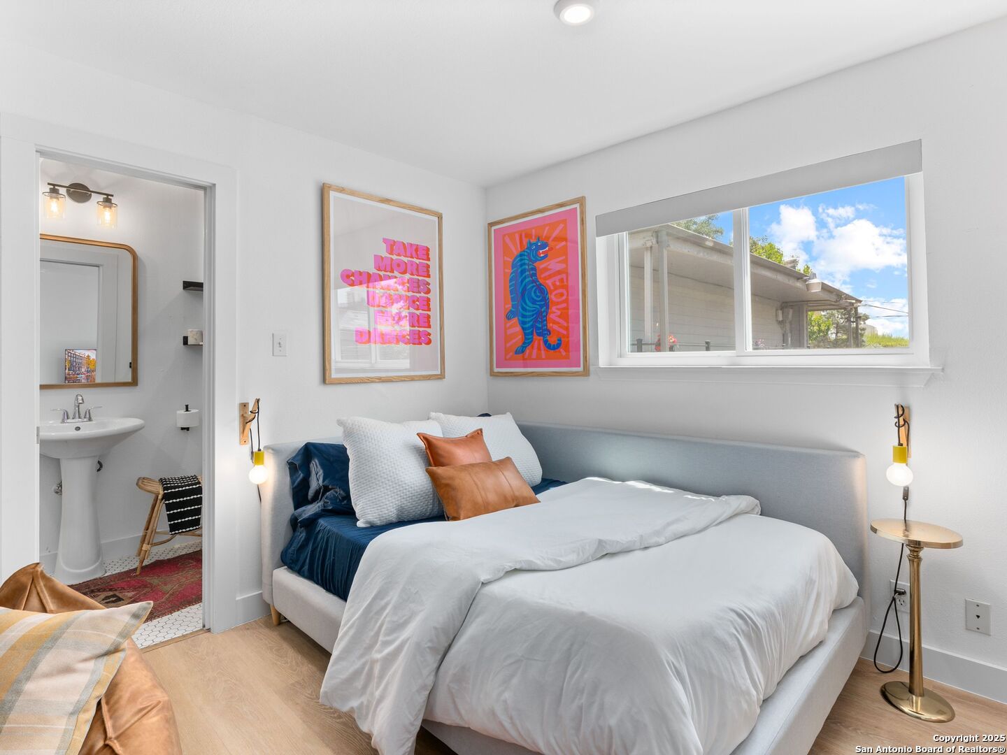 1111 W 10th Unit: APT 206