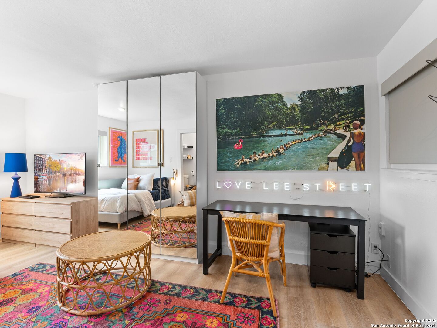 1111 W 10th Unit: APT 206