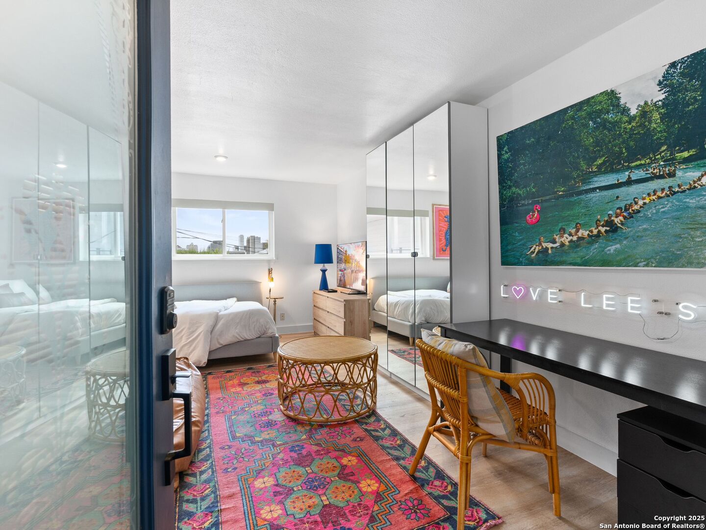1111 W 10th Unit: APT 206