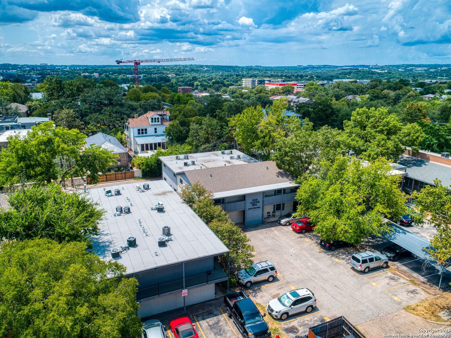 1111 W 10th Unit: APT 206