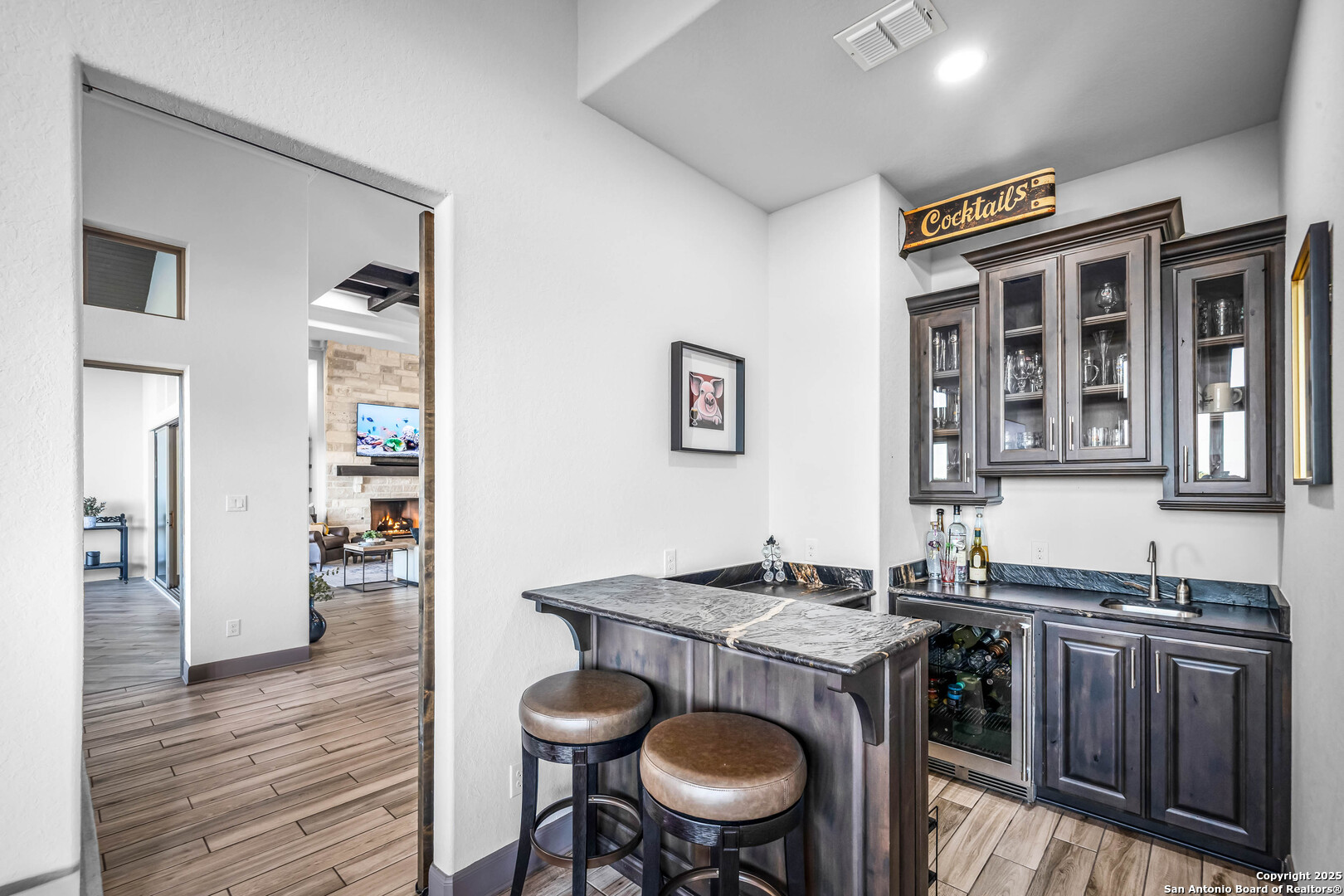 2330 Occidente