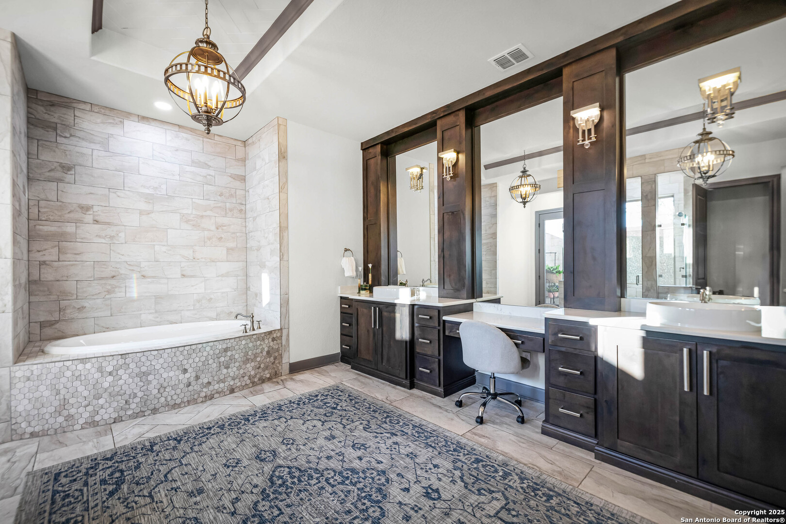2330 Occidente