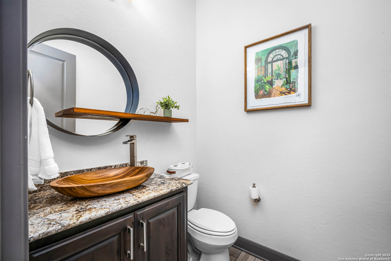 2330 Occidente