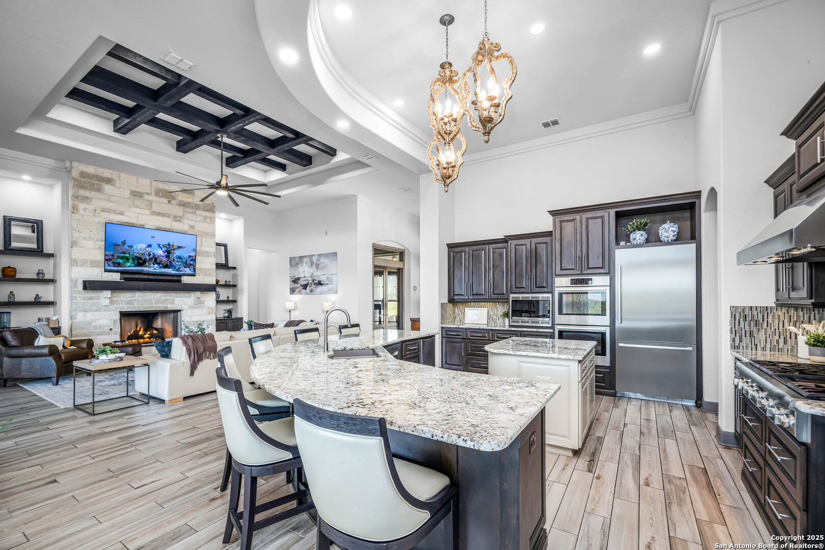 2330 Occidente