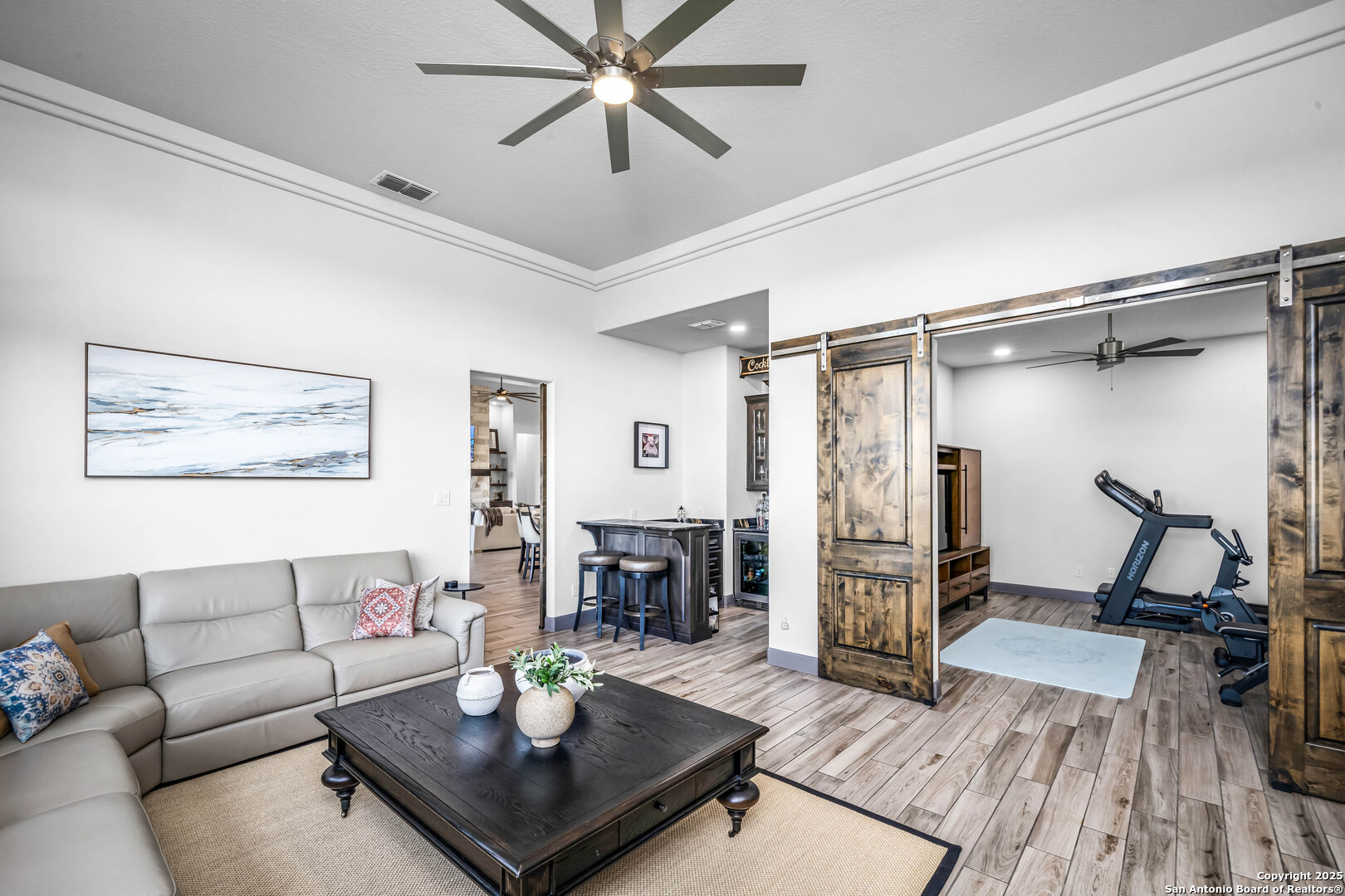 2330 Occidente