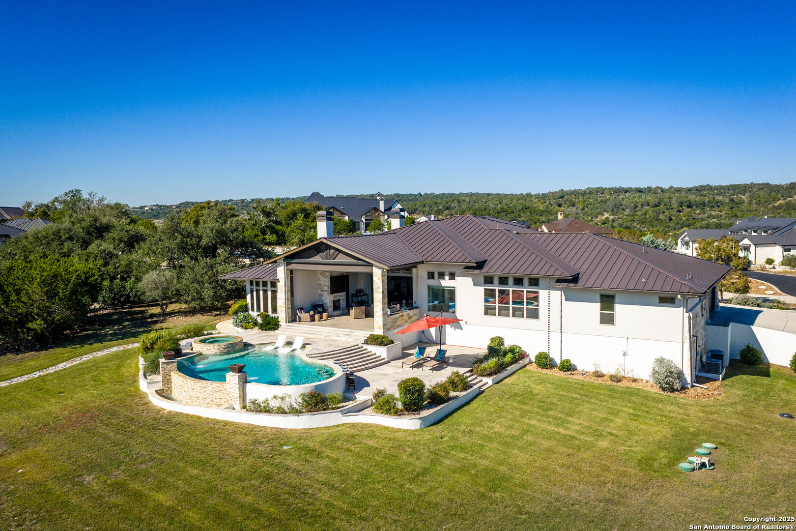 2330 Occidente