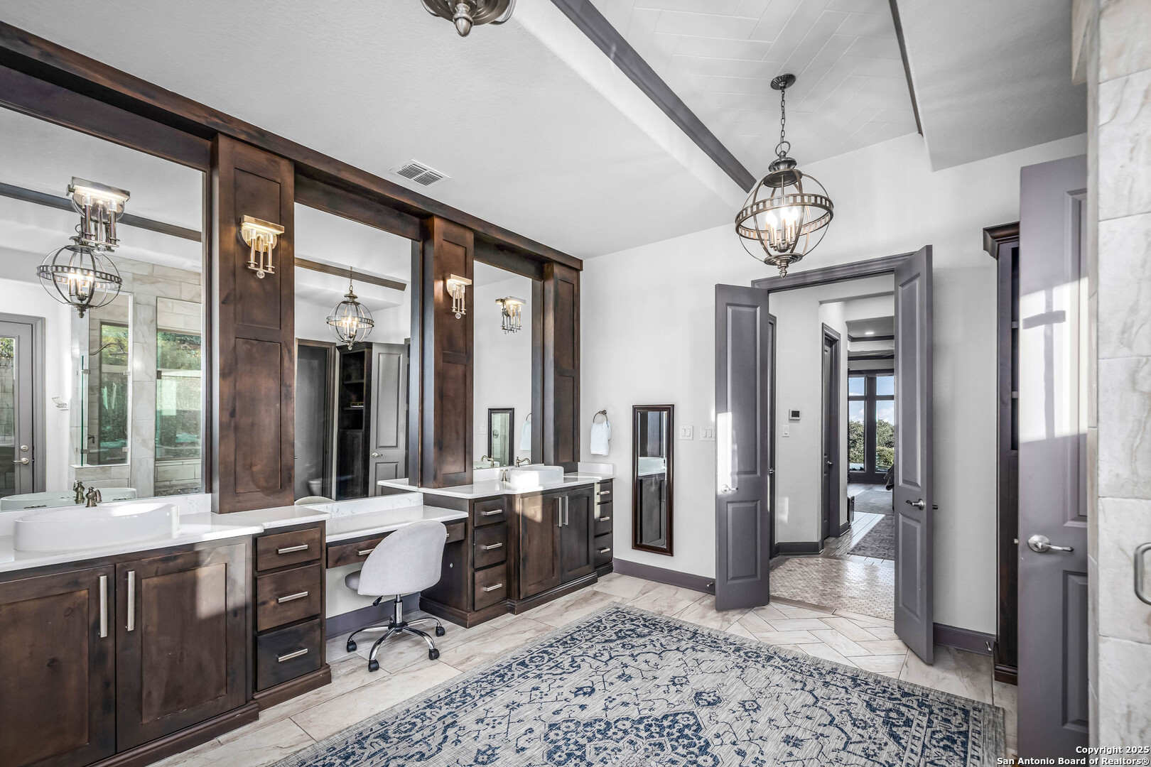 2330 Occidente