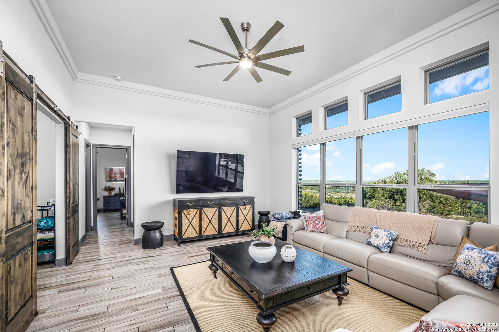 2330 Occidente