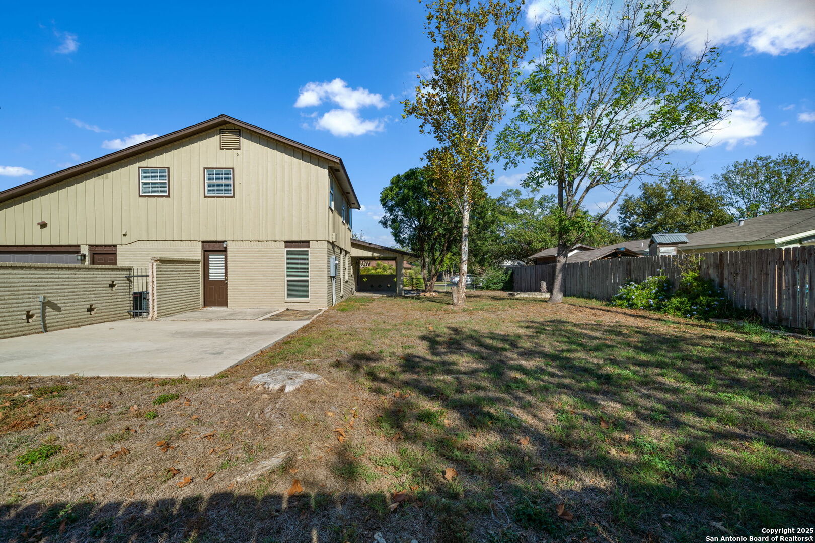 405 W Tanglewood