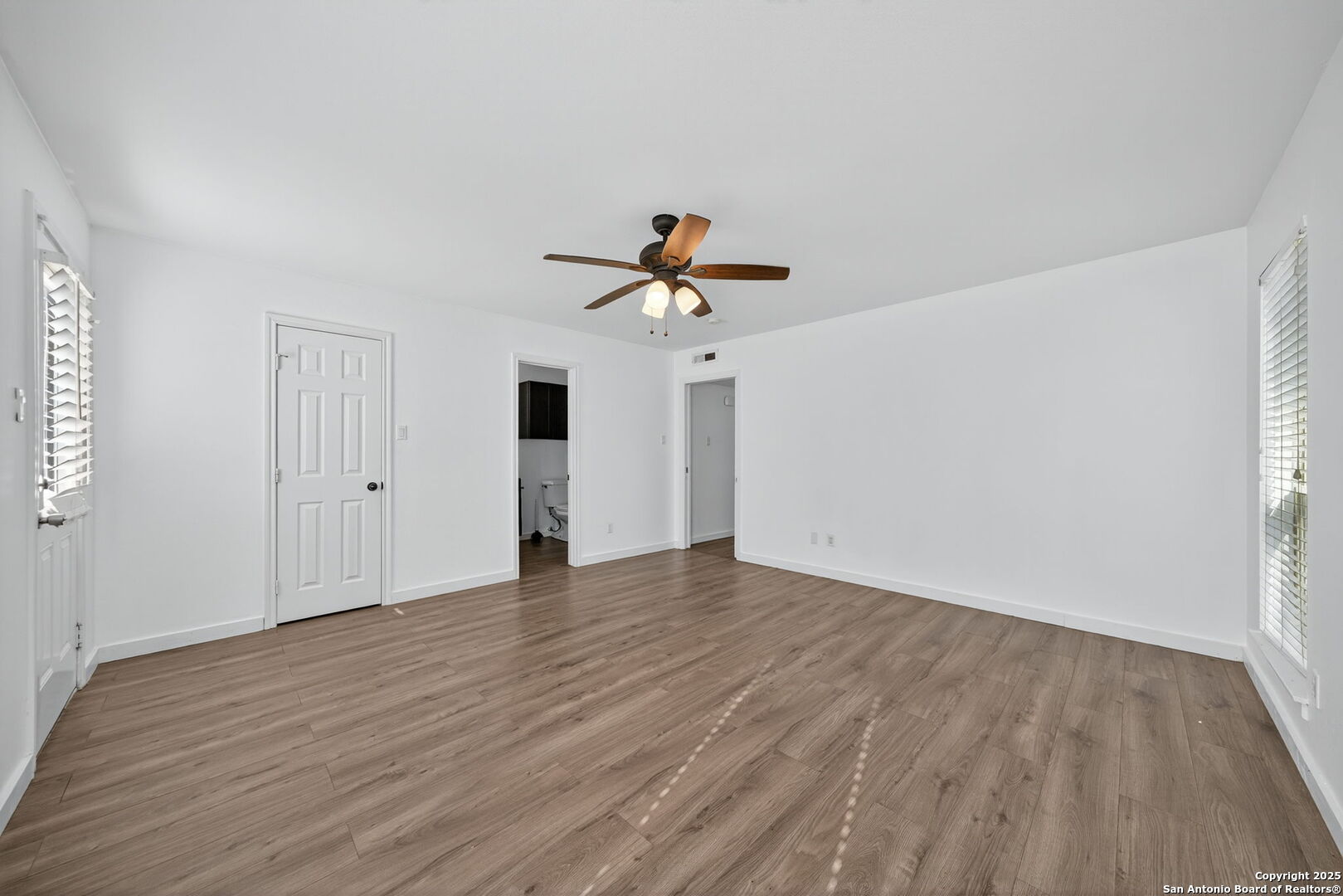 405 W Tanglewood
