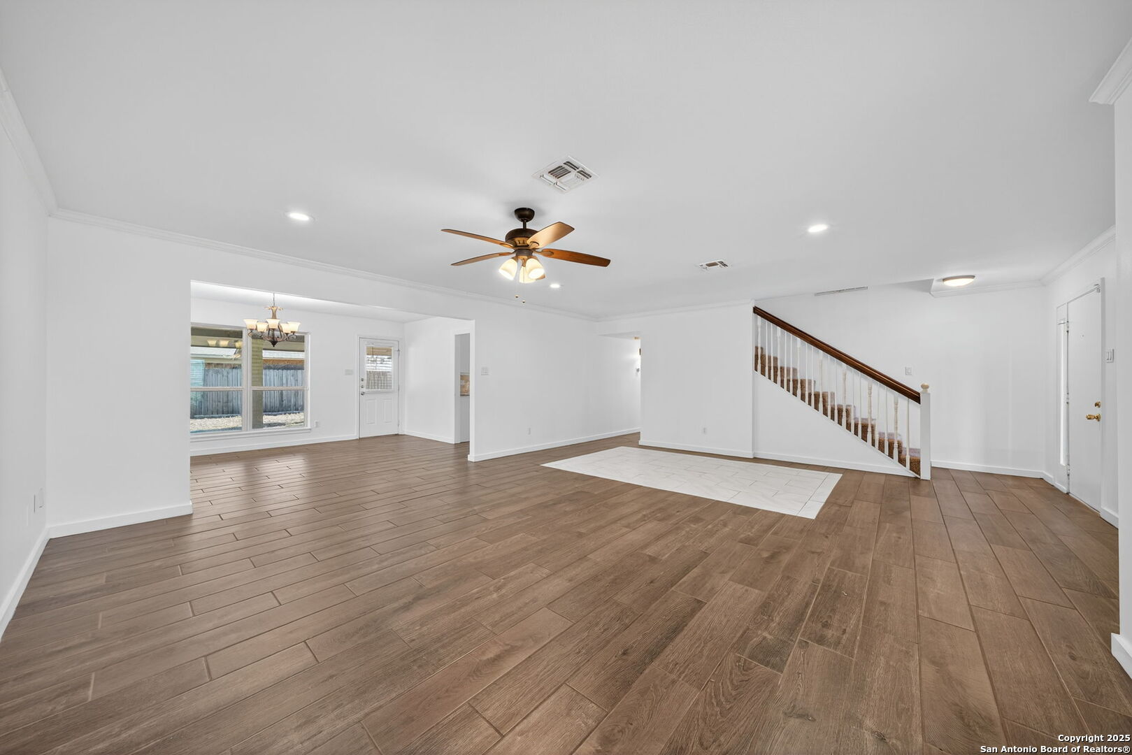 405 W Tanglewood