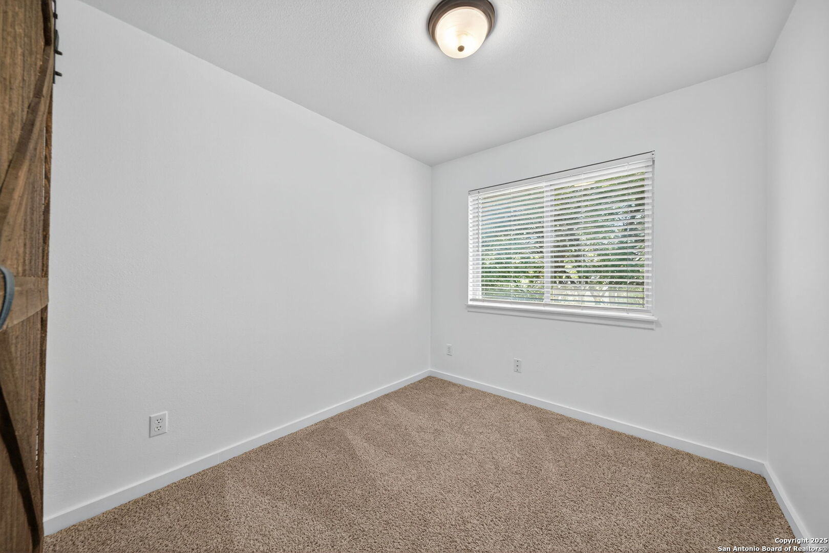 405 W Tanglewood