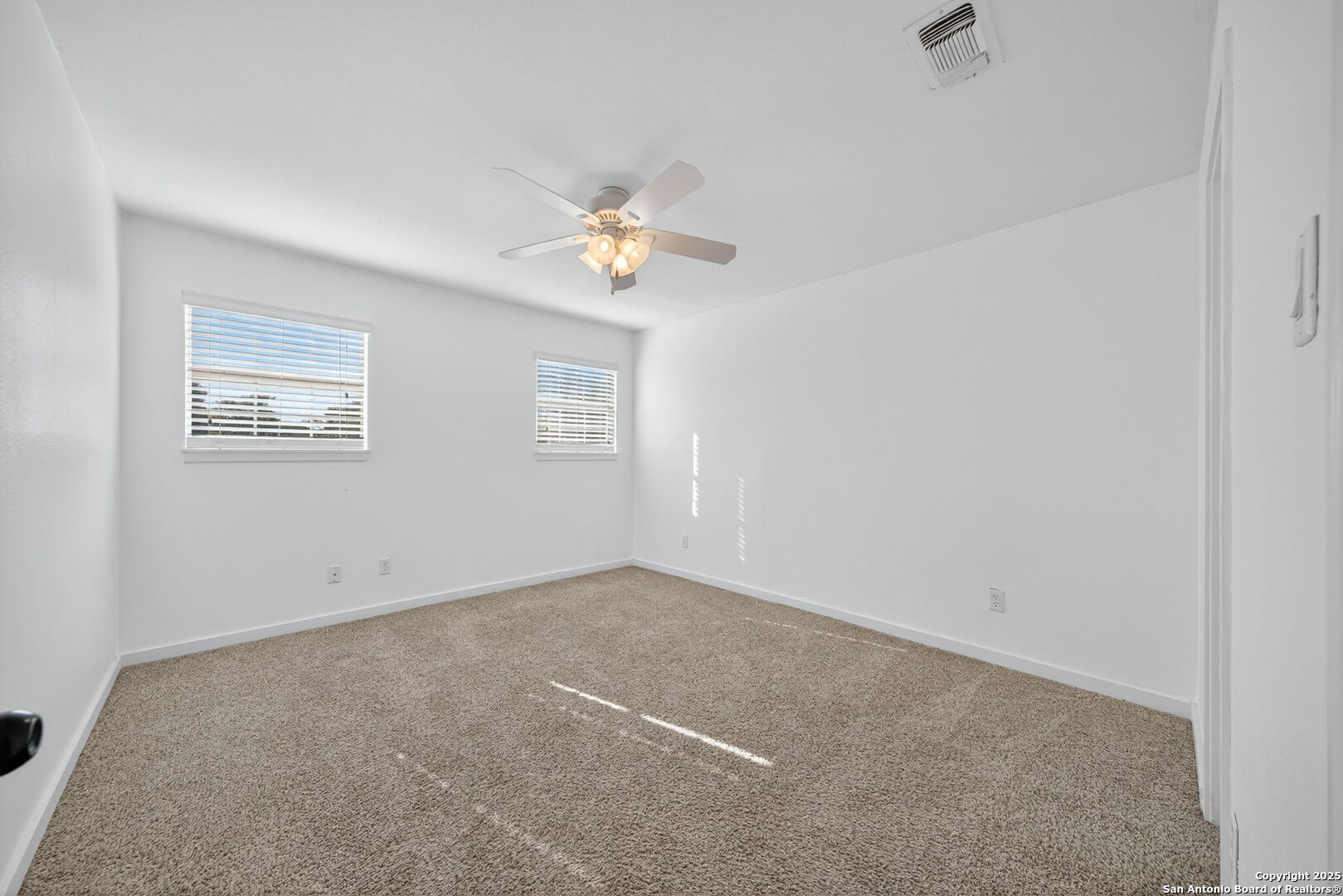 405 W Tanglewood