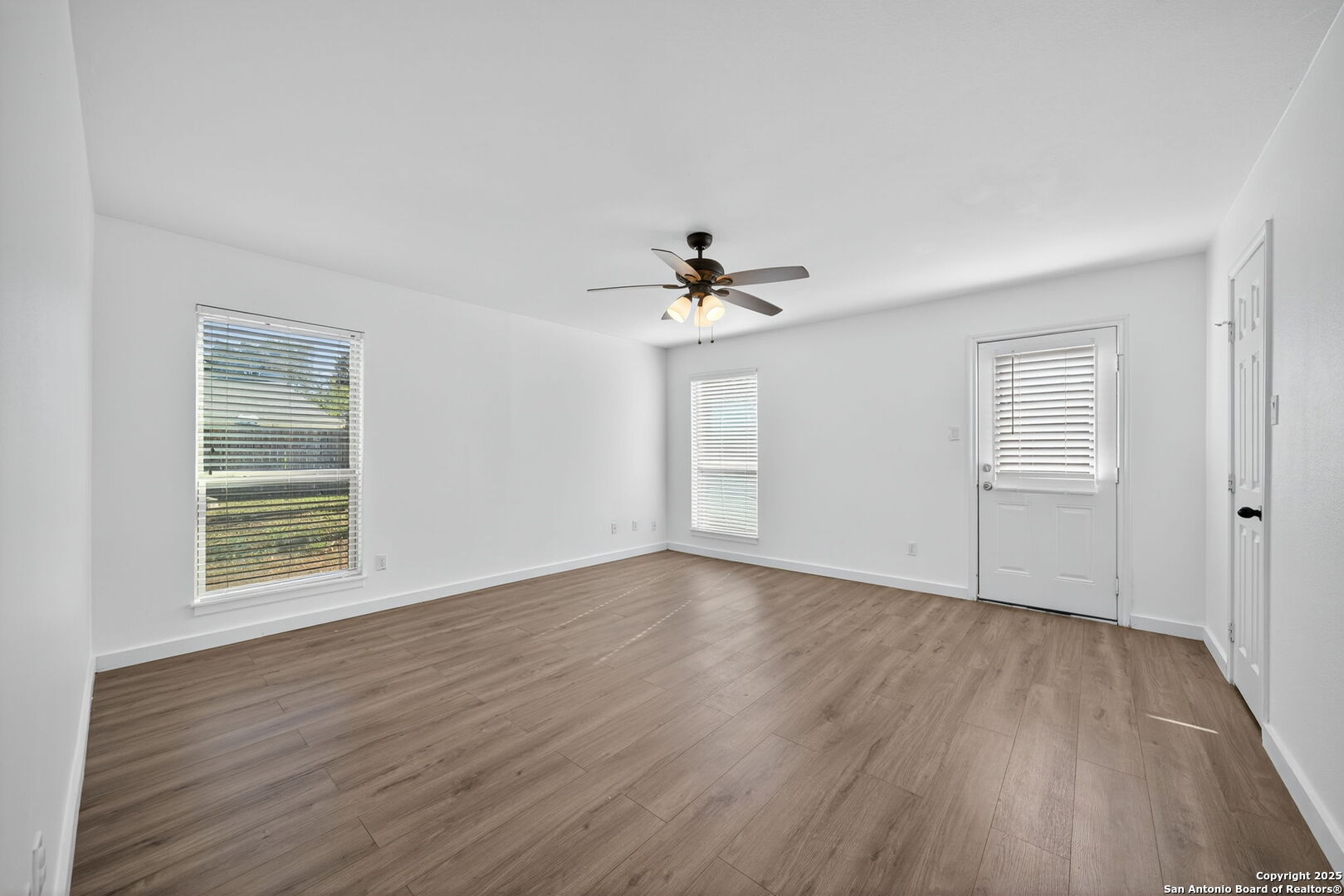 405 W Tanglewood