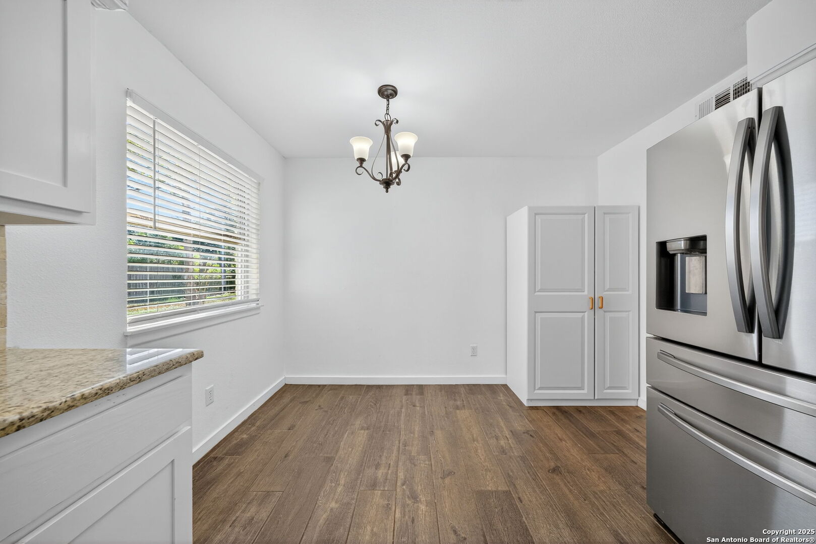 405 W Tanglewood