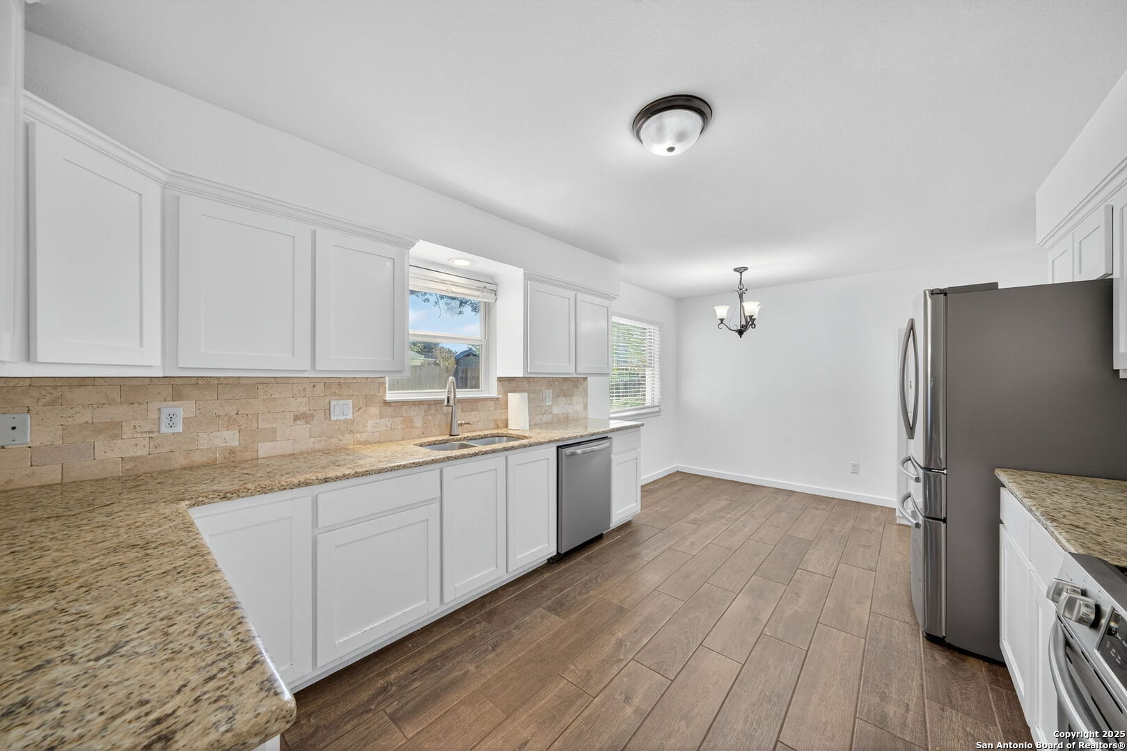 405 W Tanglewood
