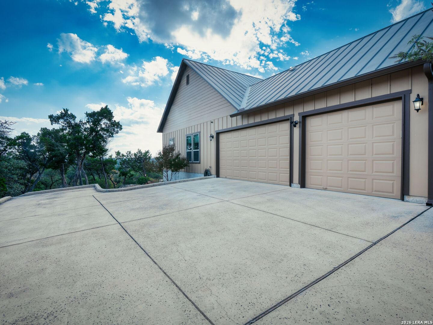 1651 Lake Ridge Blvd