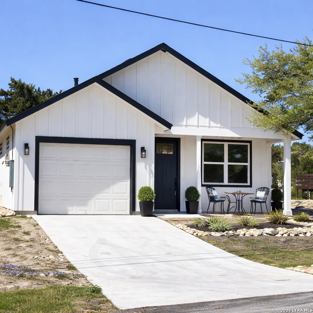 729 Canyon Bend