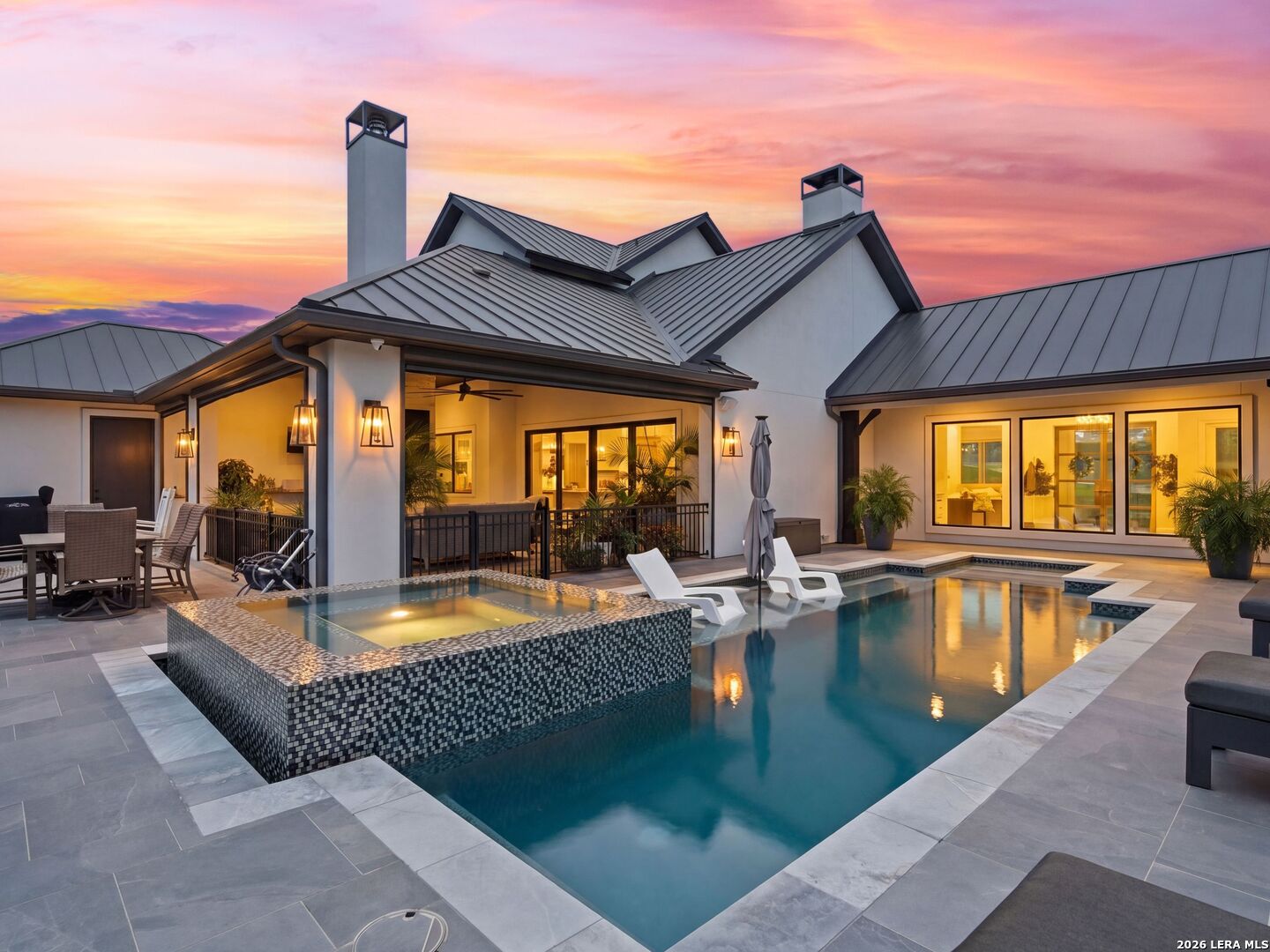 1512 Via Principale