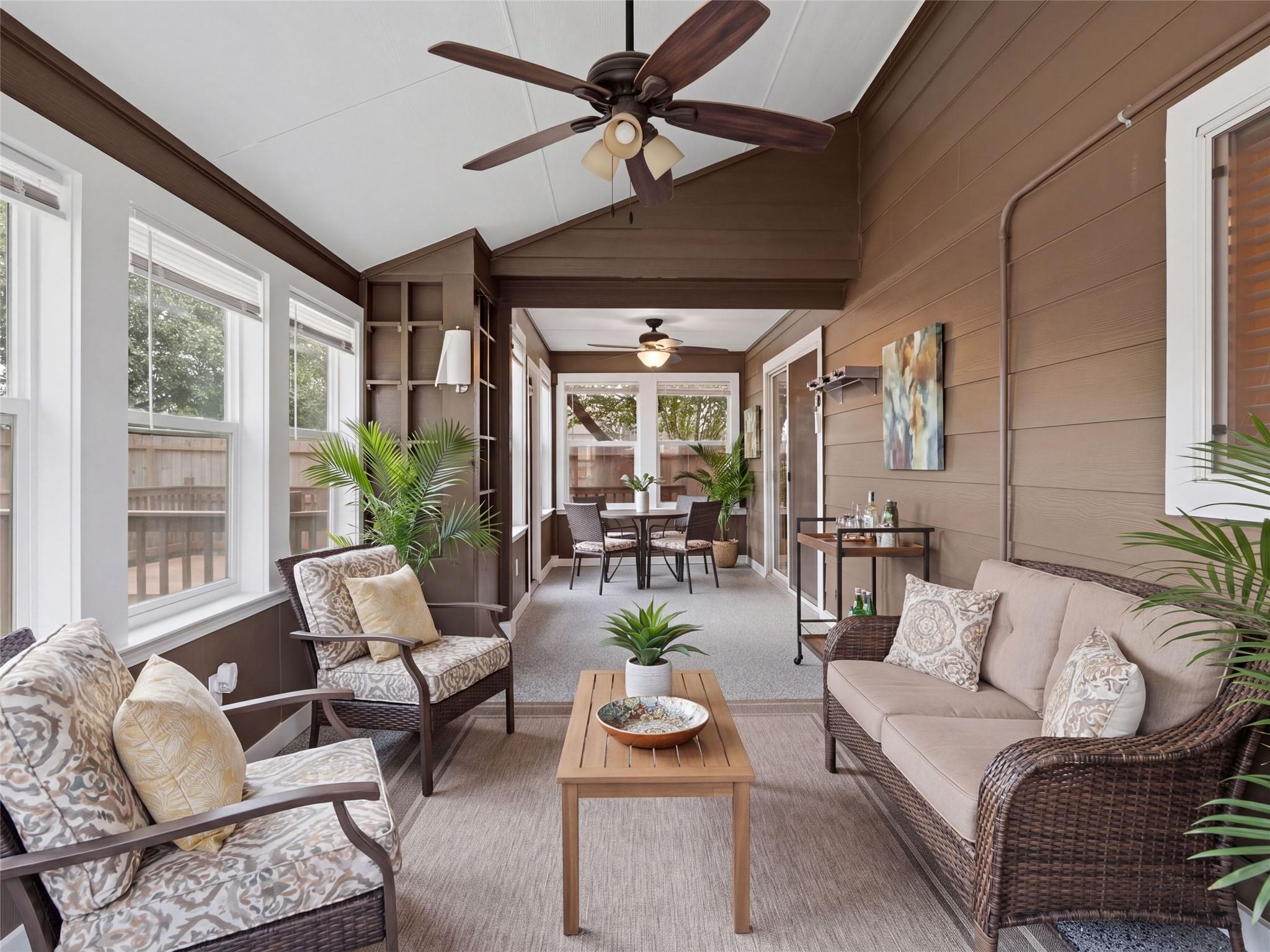 414 Walnut CRST