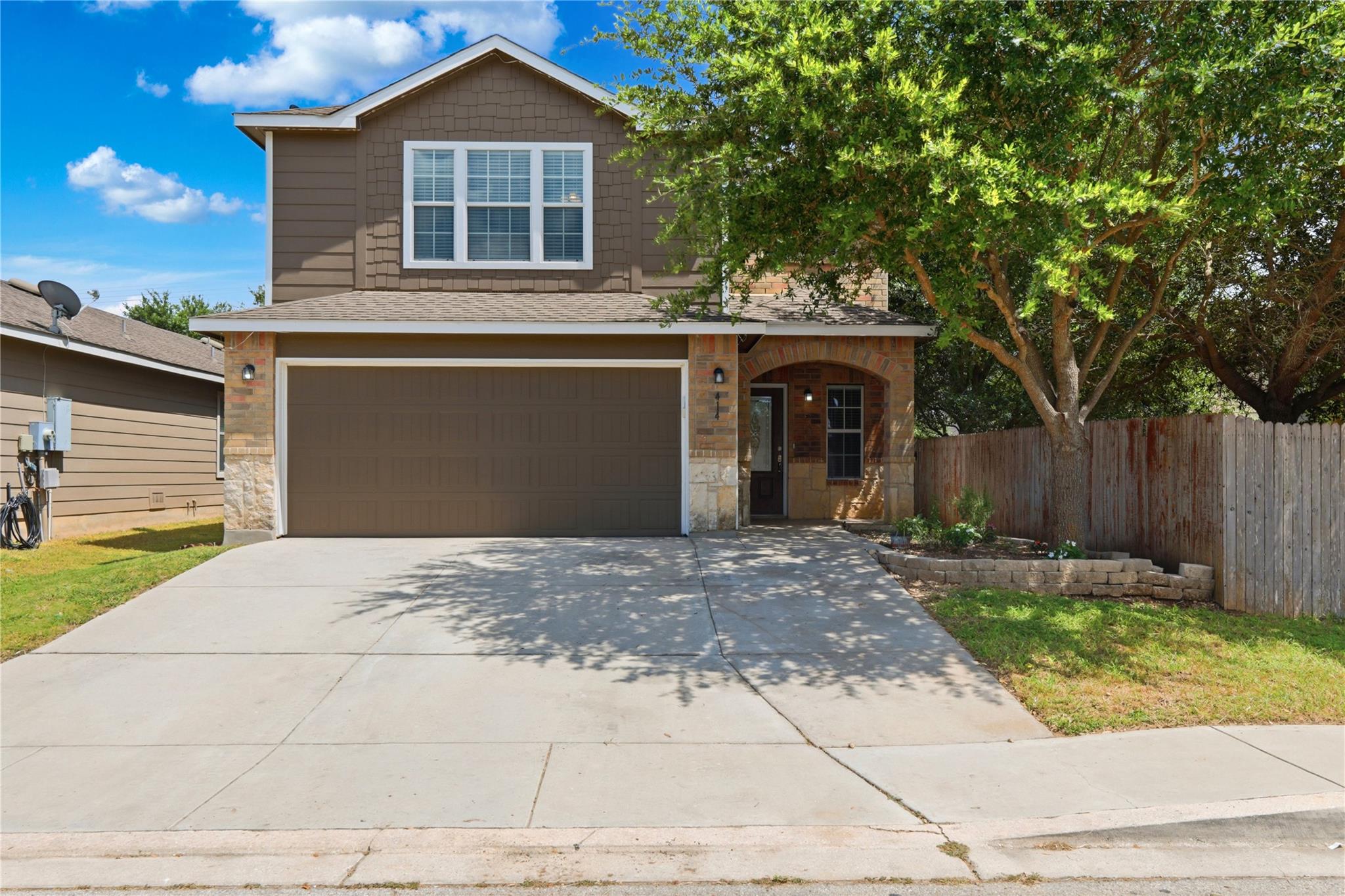 414 Walnut CRST