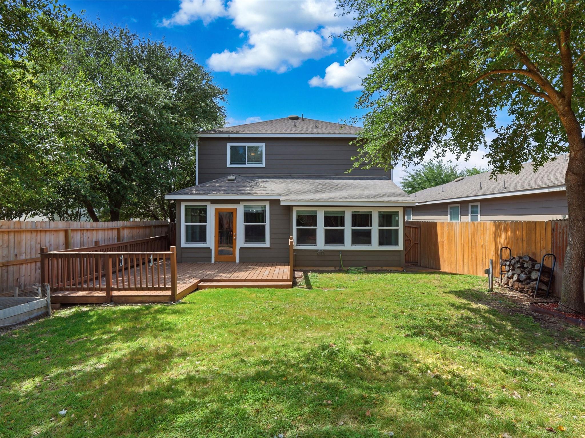 414 Walnut CRST