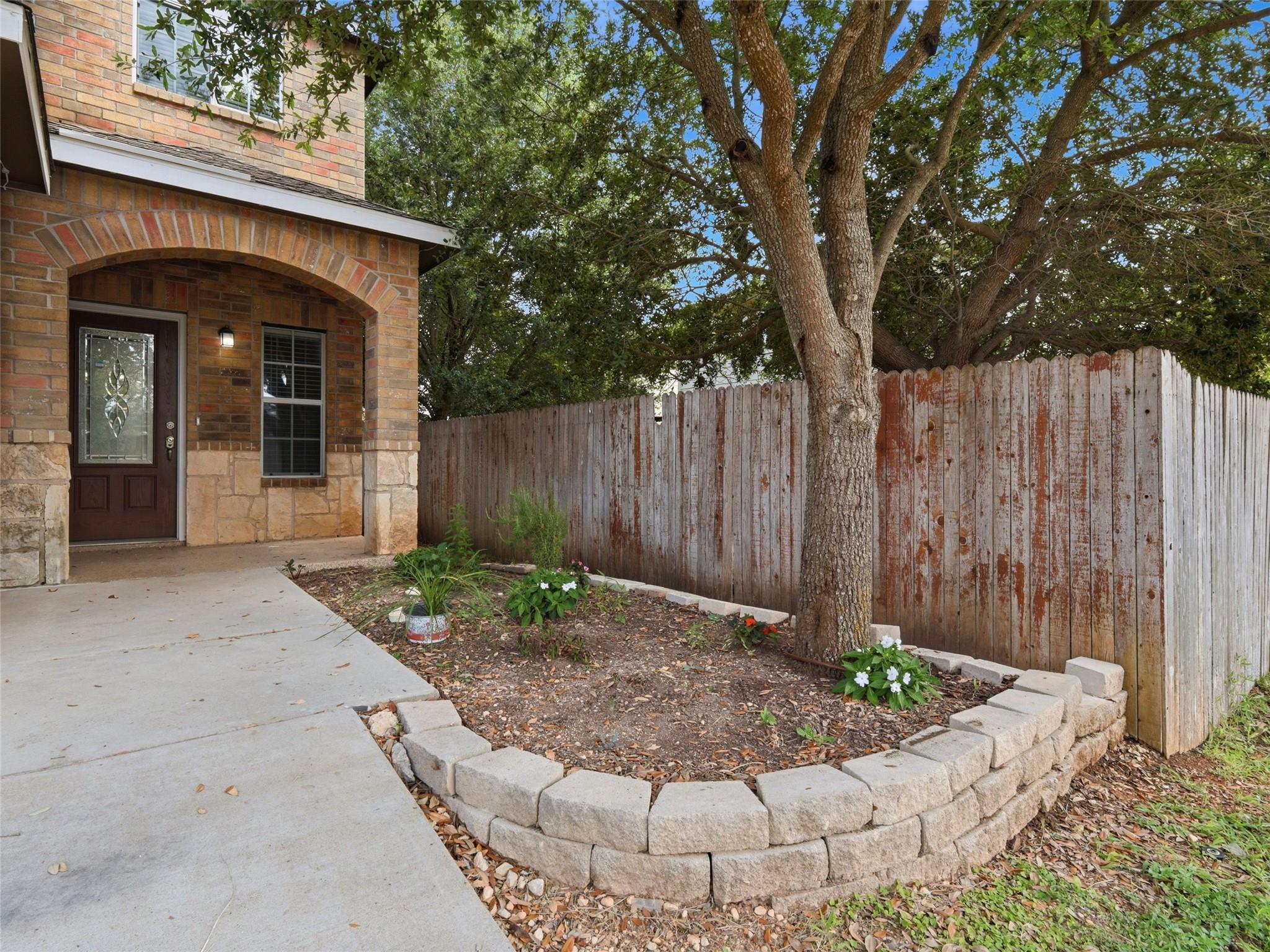 414 Walnut CRST