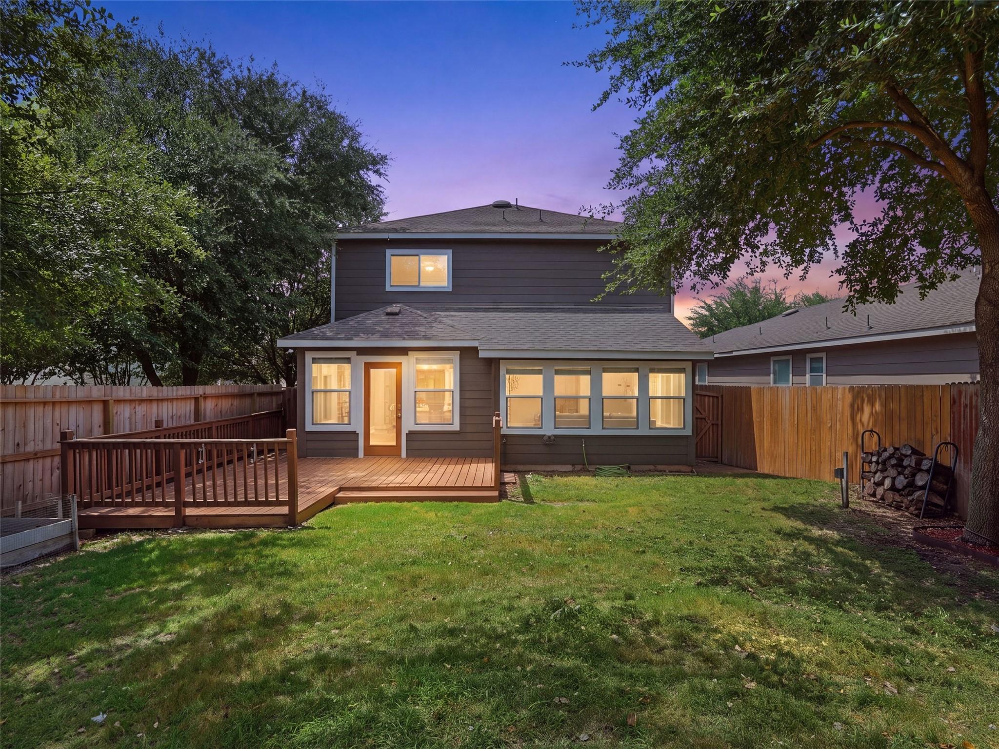 414 Walnut CRST