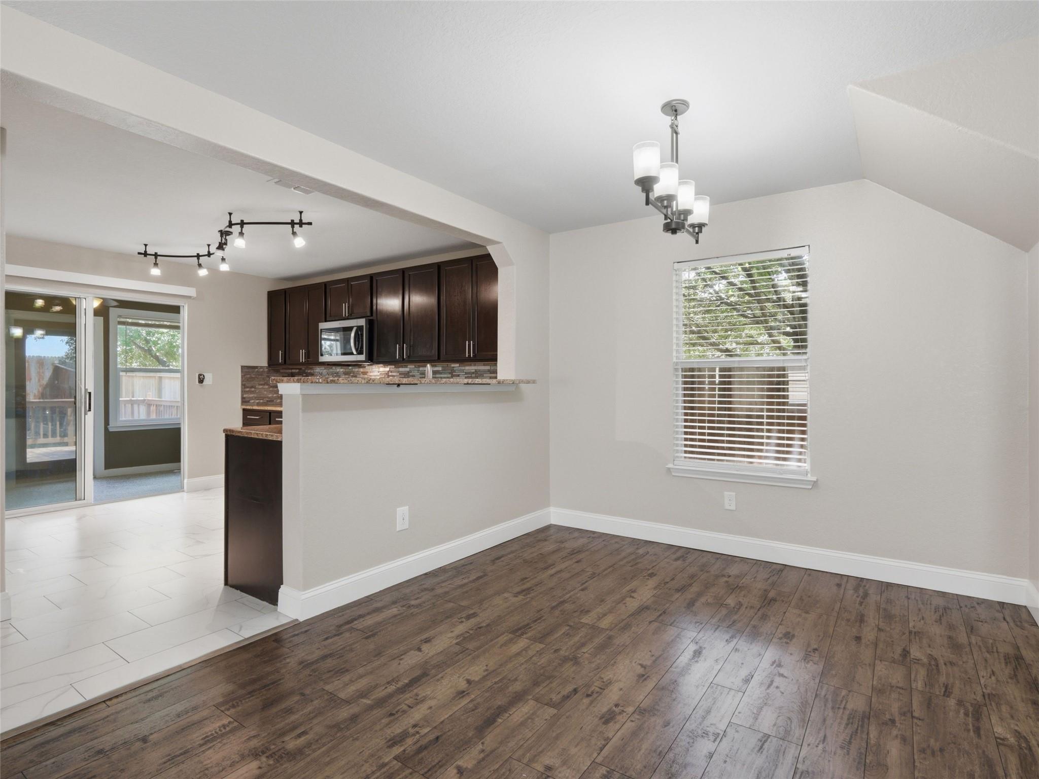 414 Walnut CRST