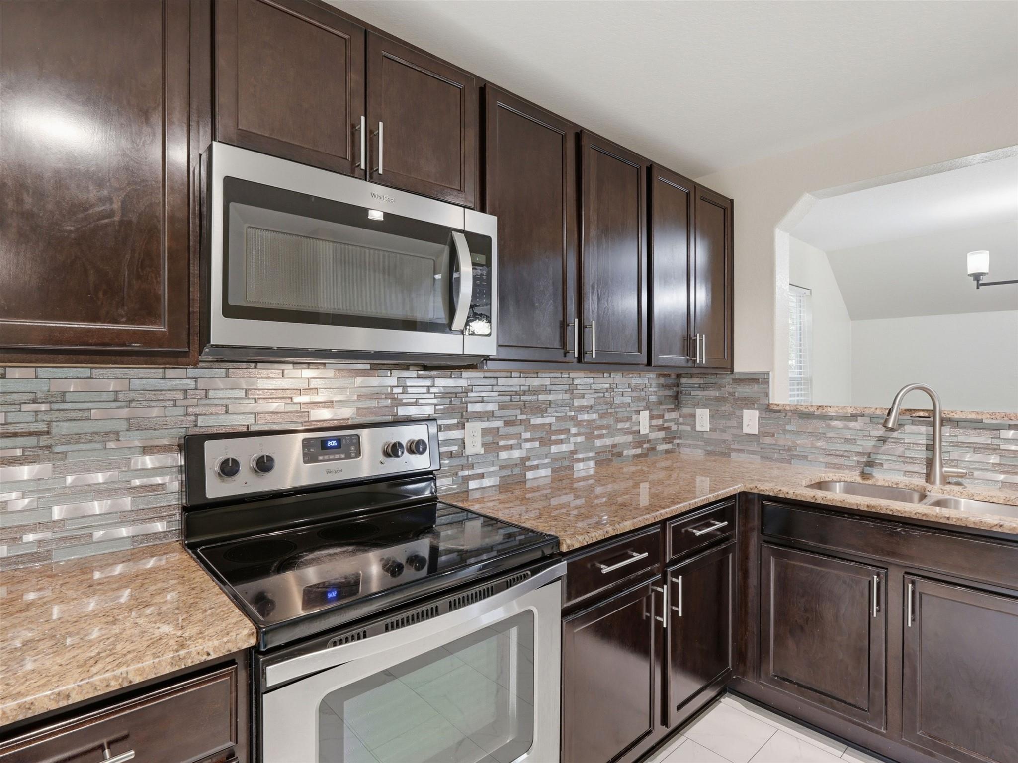 414 Walnut CRST