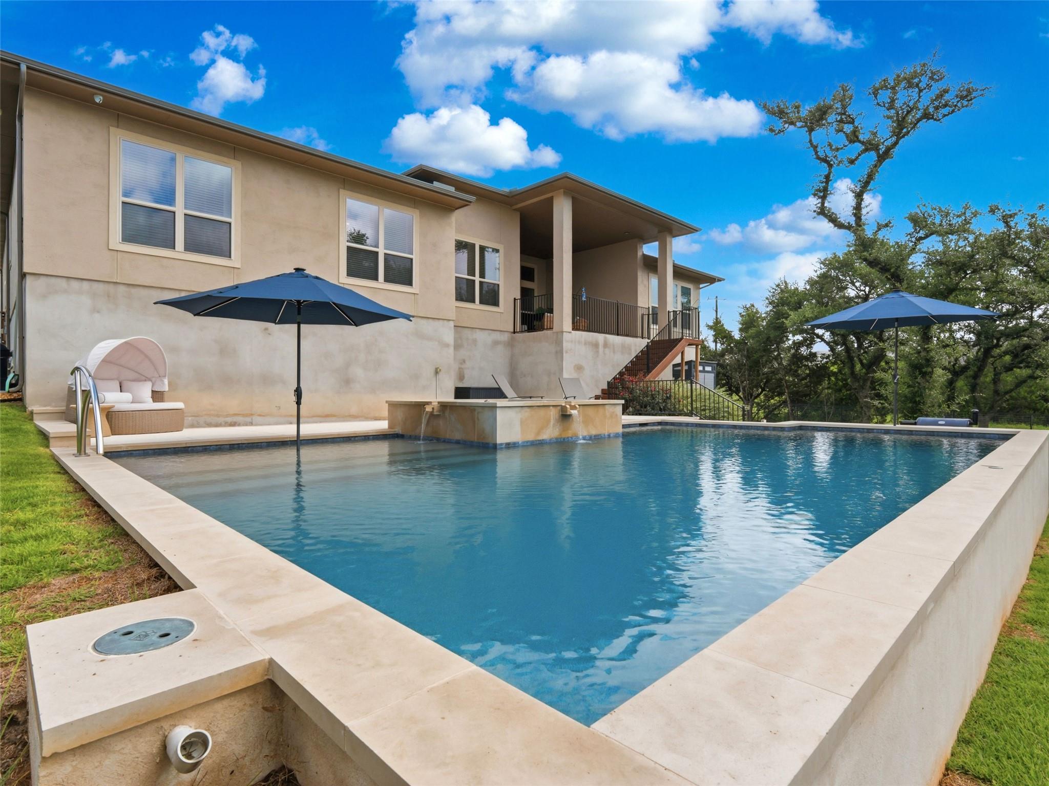 1404 Roxburg WAY