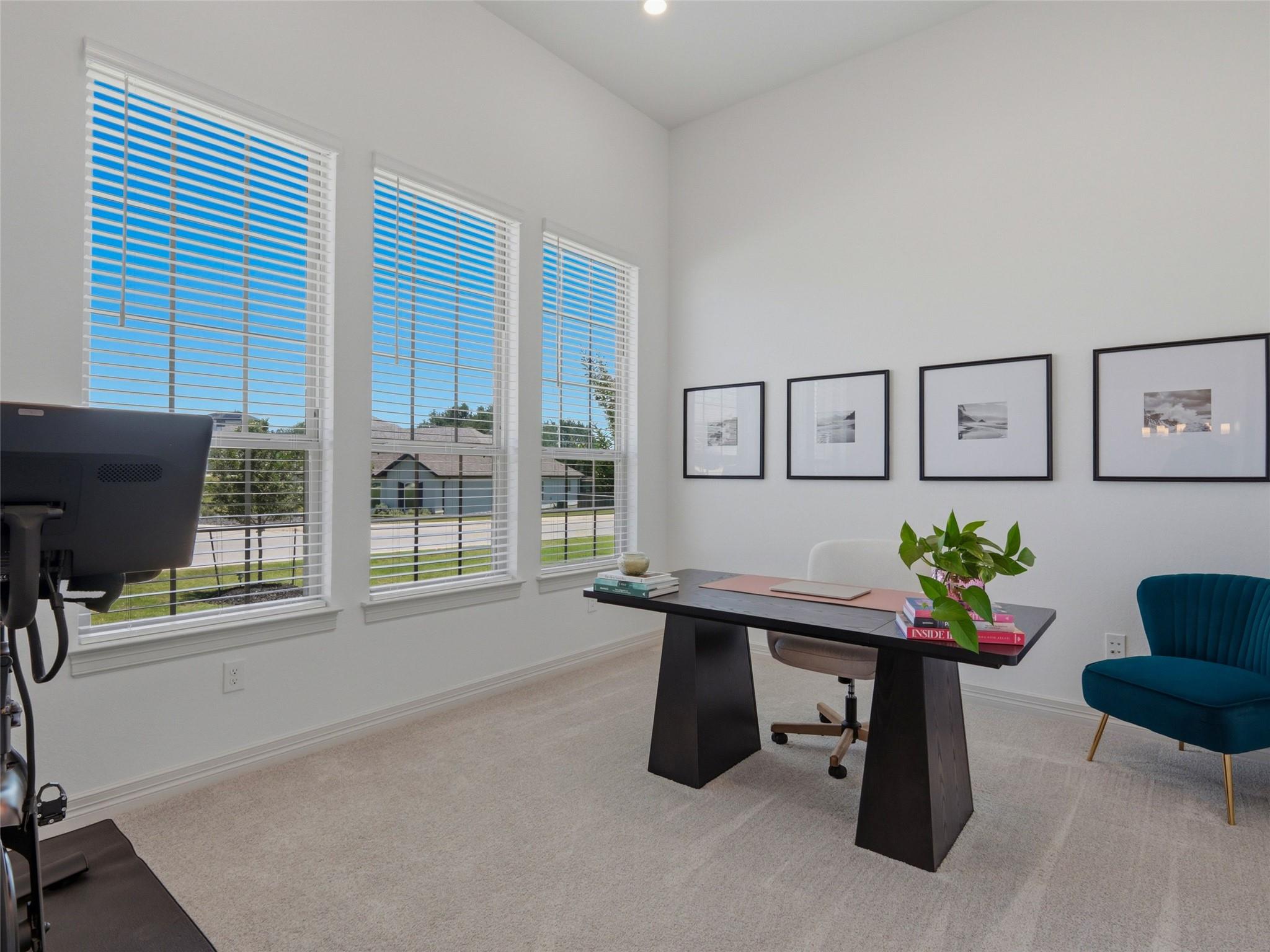 1404 Roxburg WAY