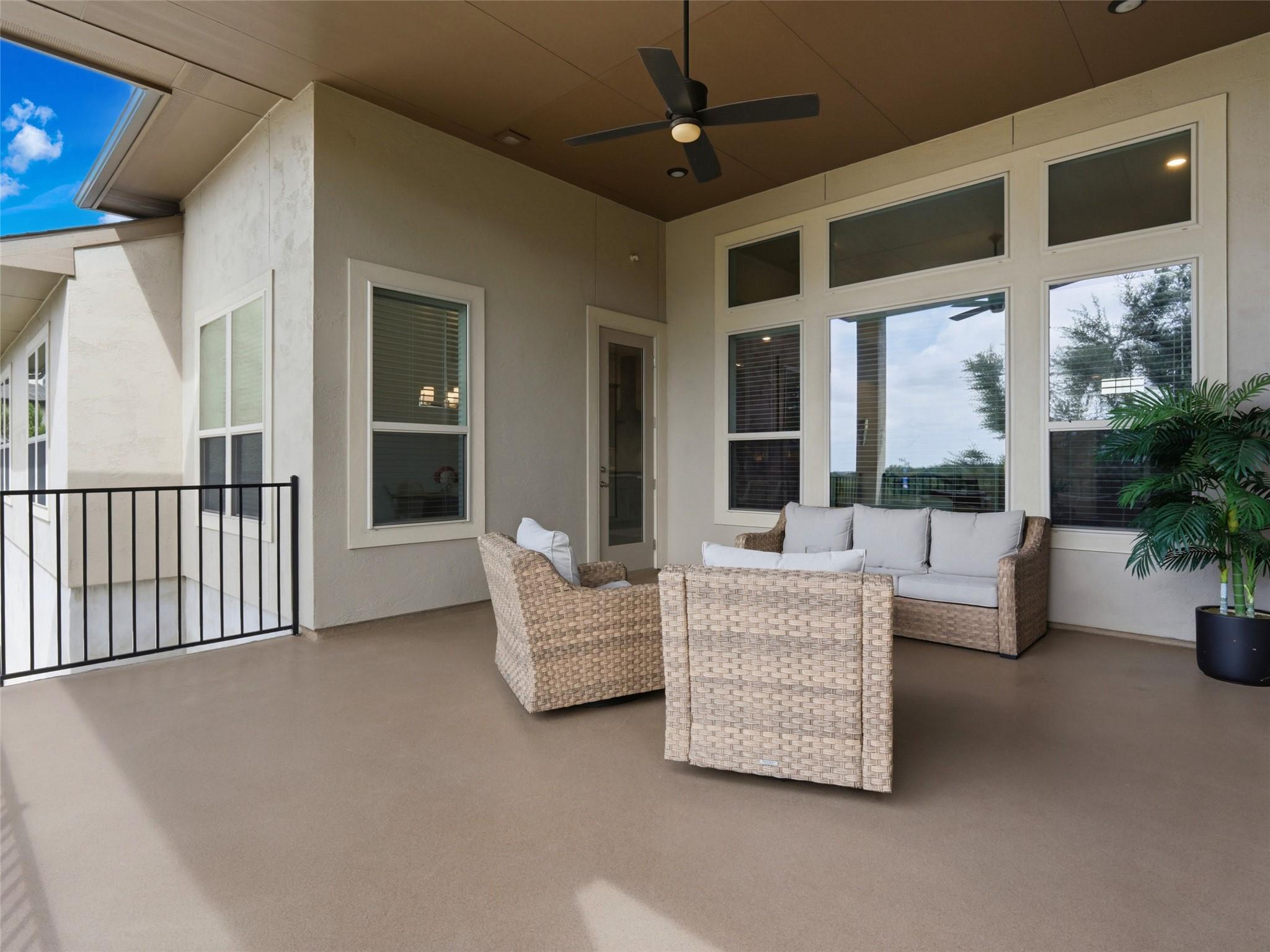 1404 Roxburg WAY