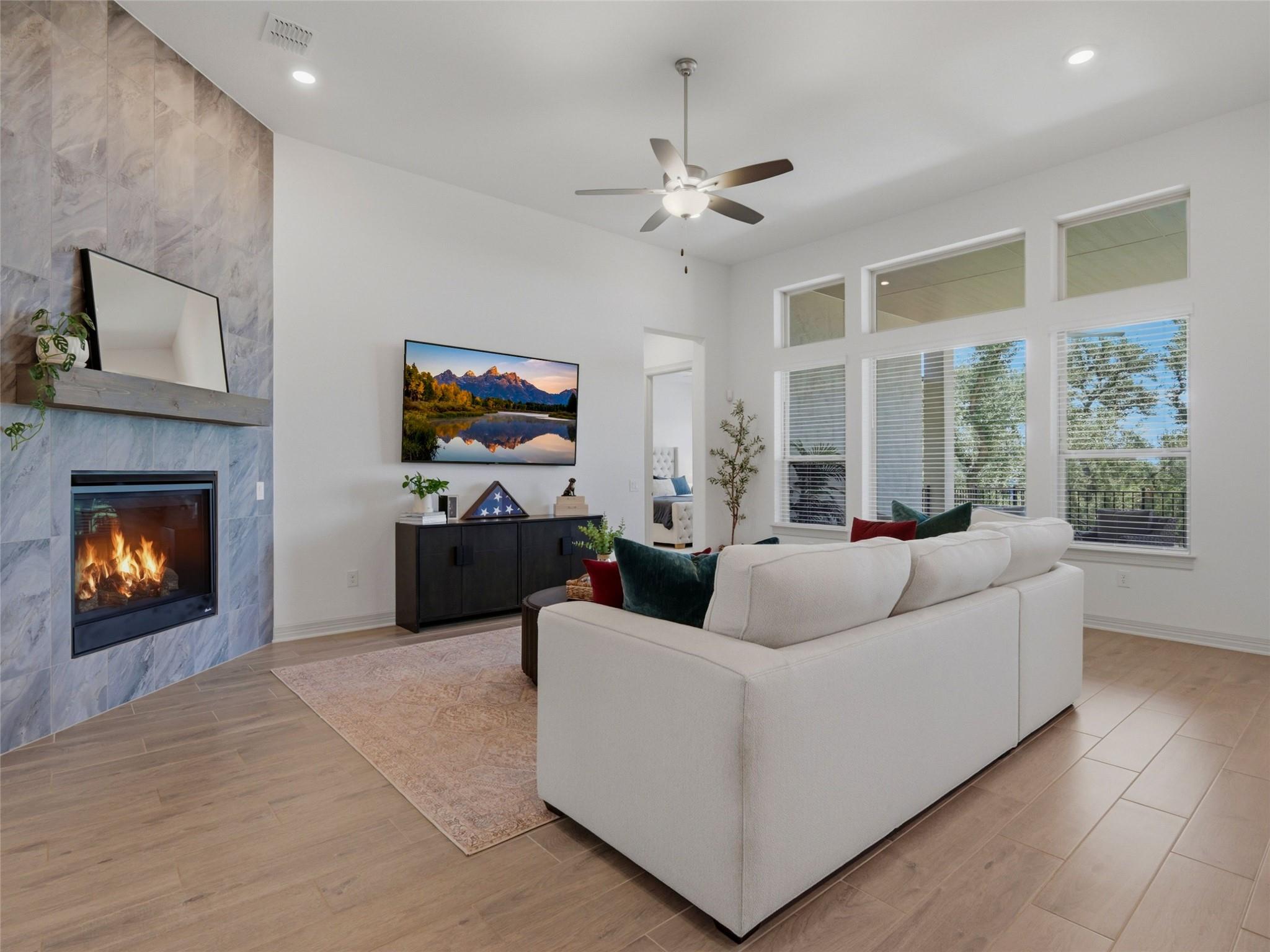 1404 Roxburg WAY