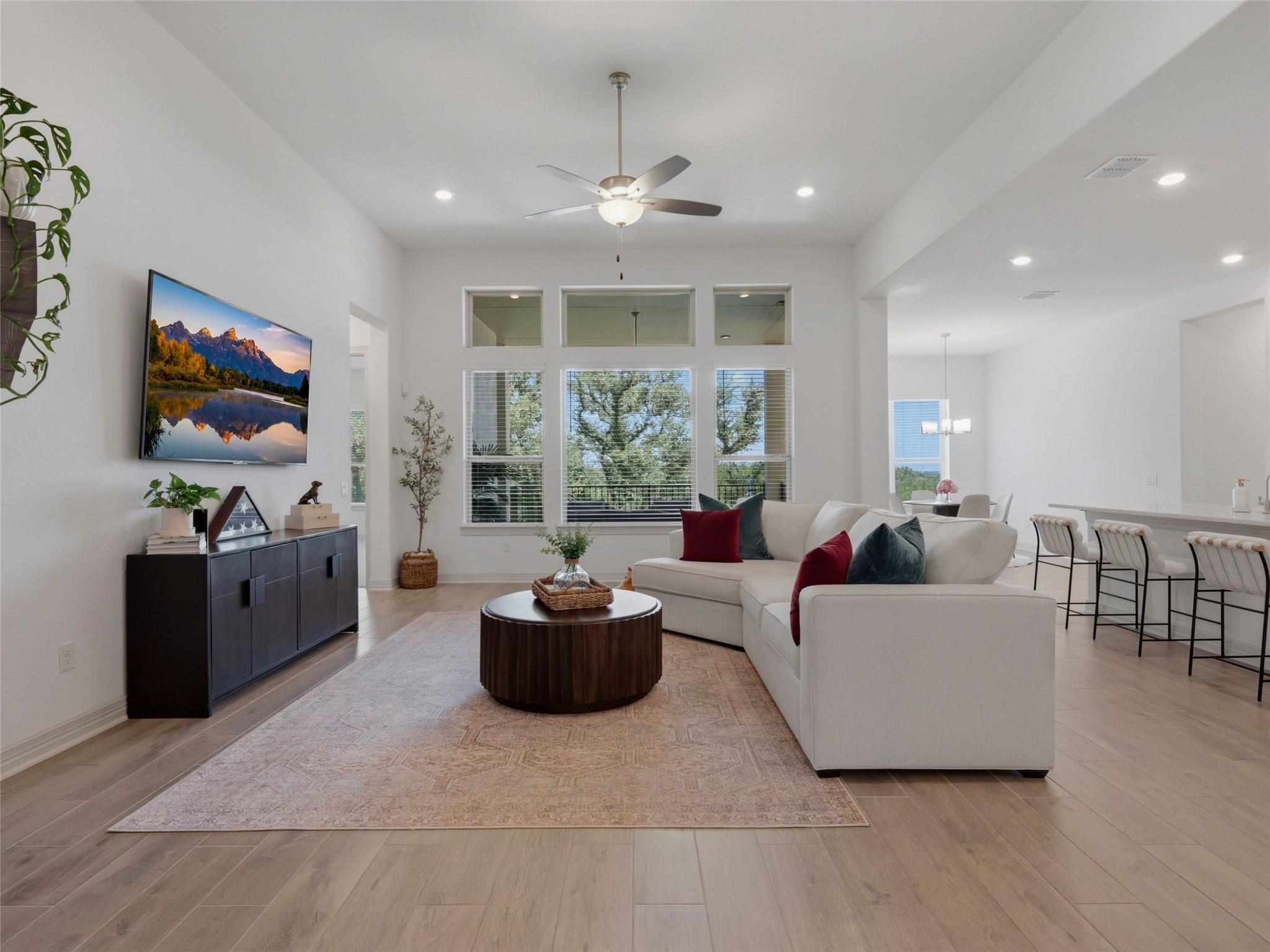 1404 Roxburg WAY