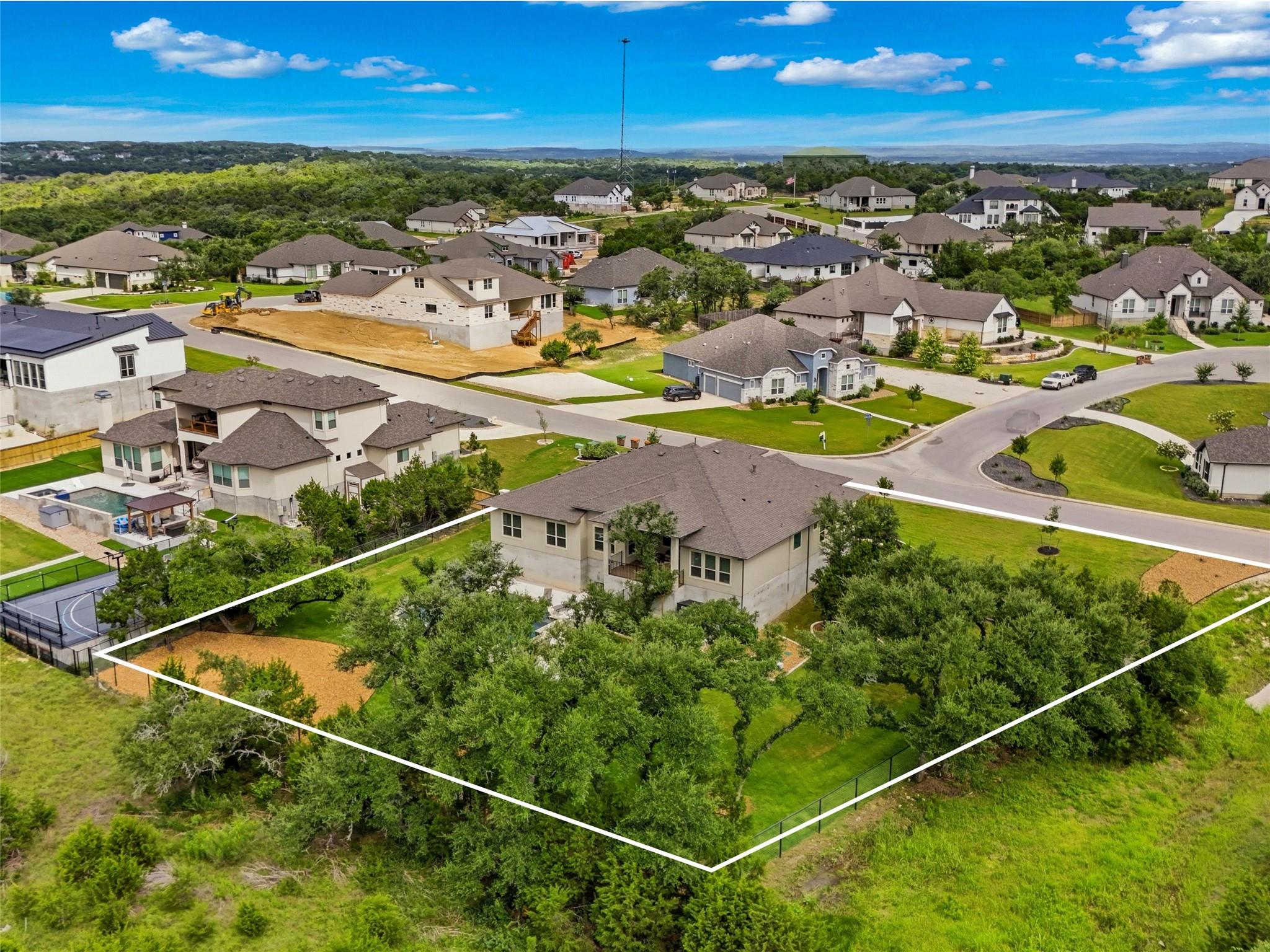 1404 Roxburg WAY