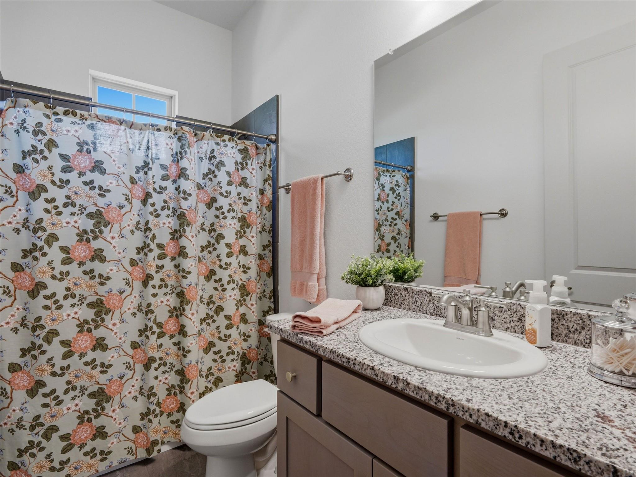 1404 Roxburg WAY