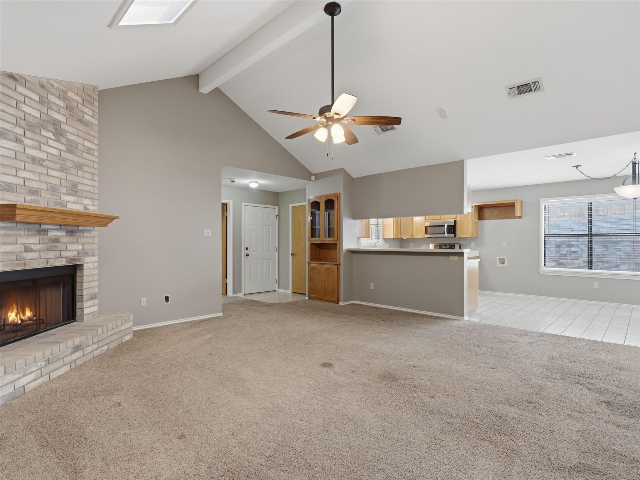 526 Riverside DR