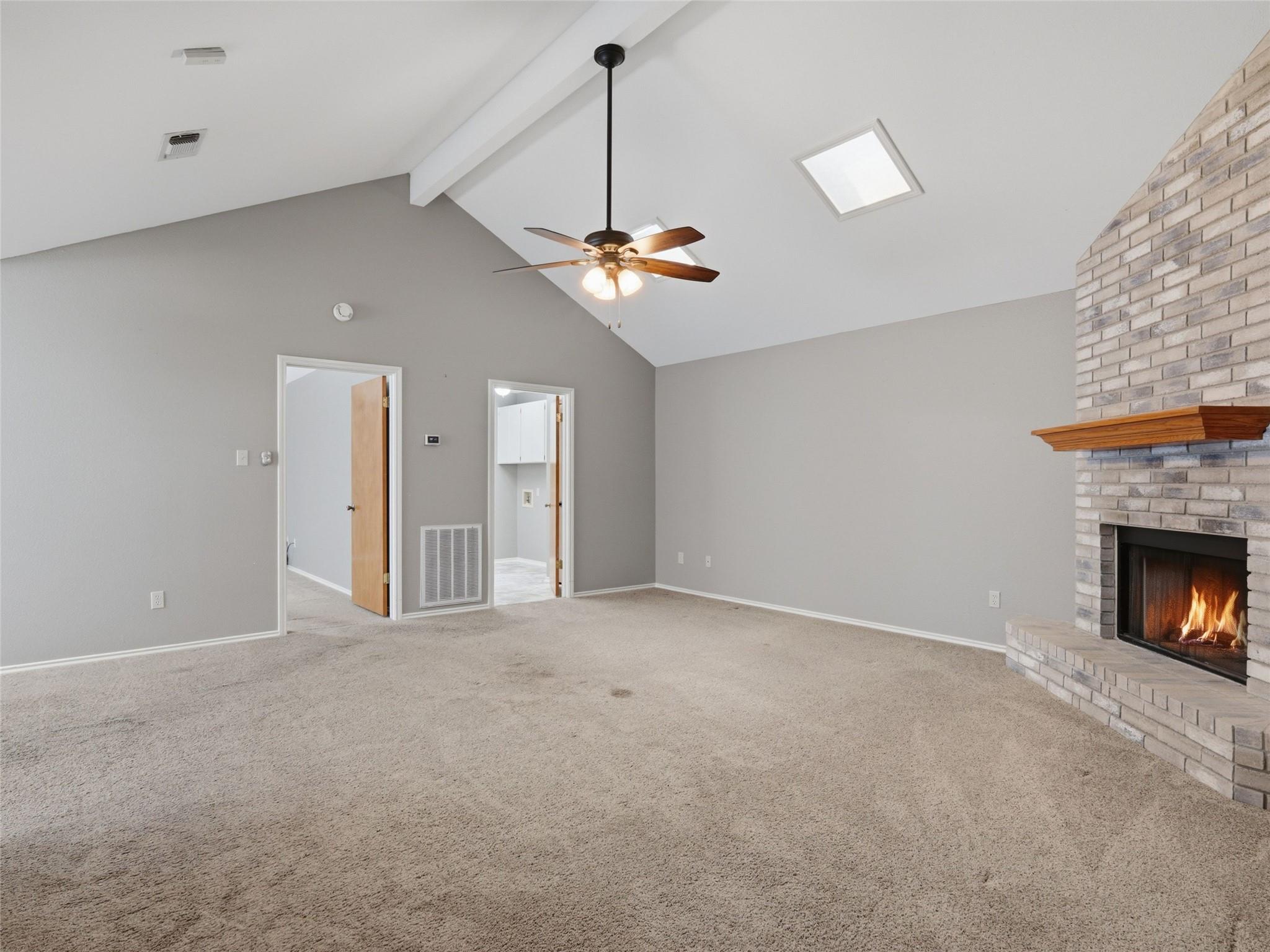 526 Riverside DR
