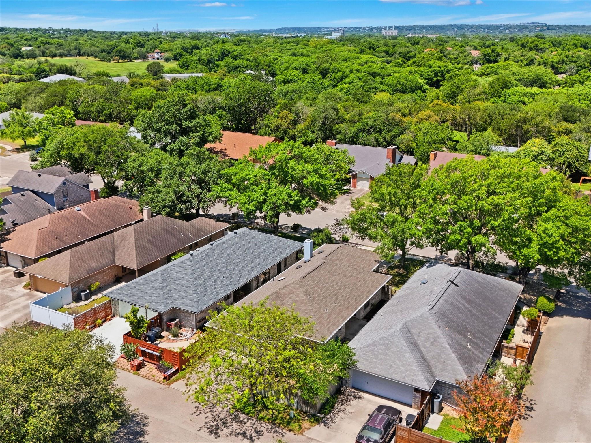 526 Riverside DR