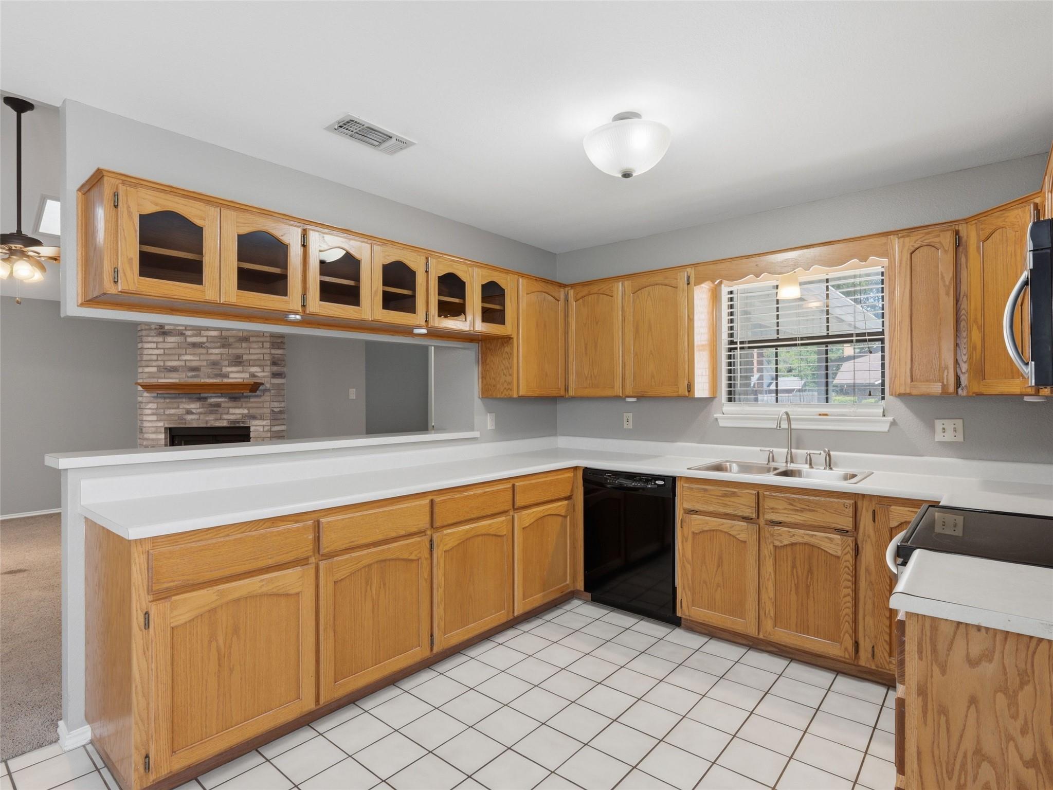 526 Riverside DR