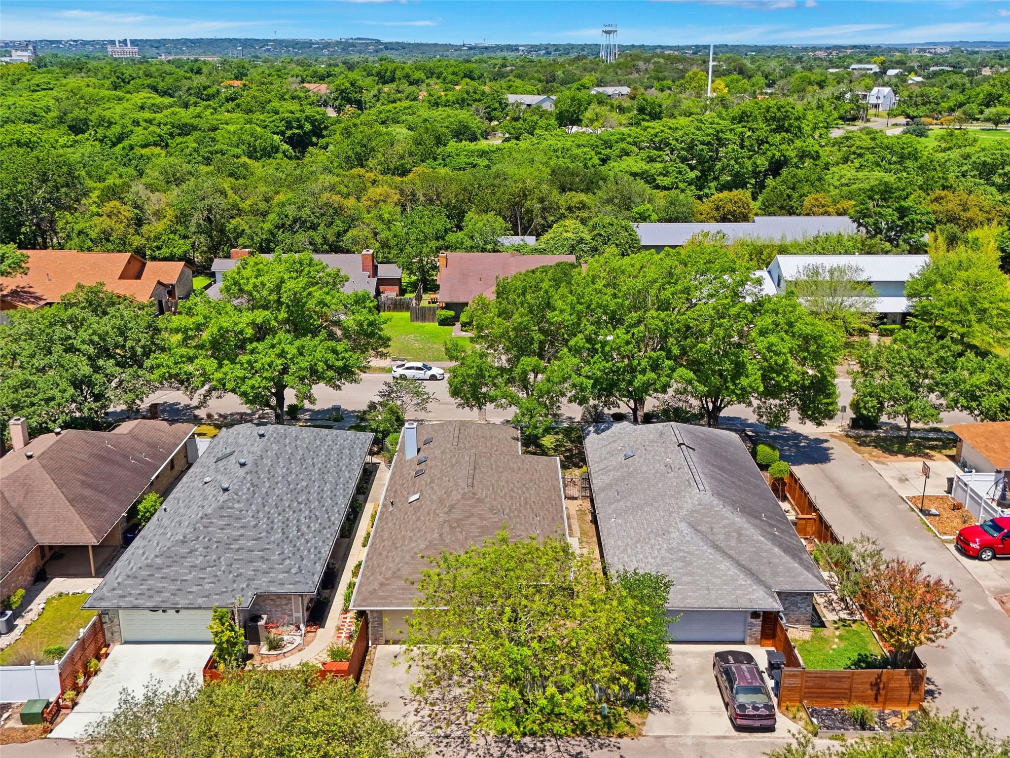 526 Riverside DR