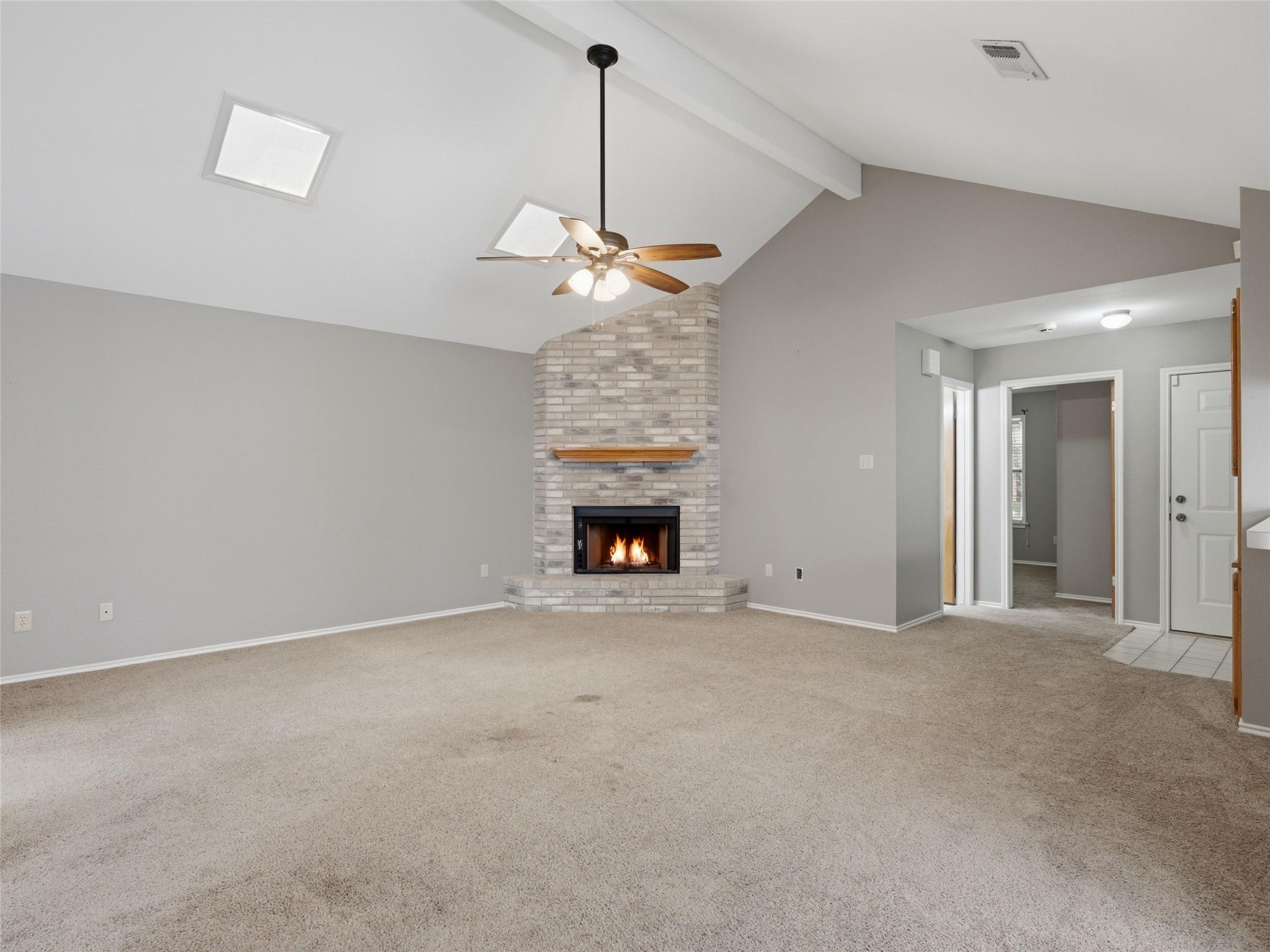 526 Riverside DR