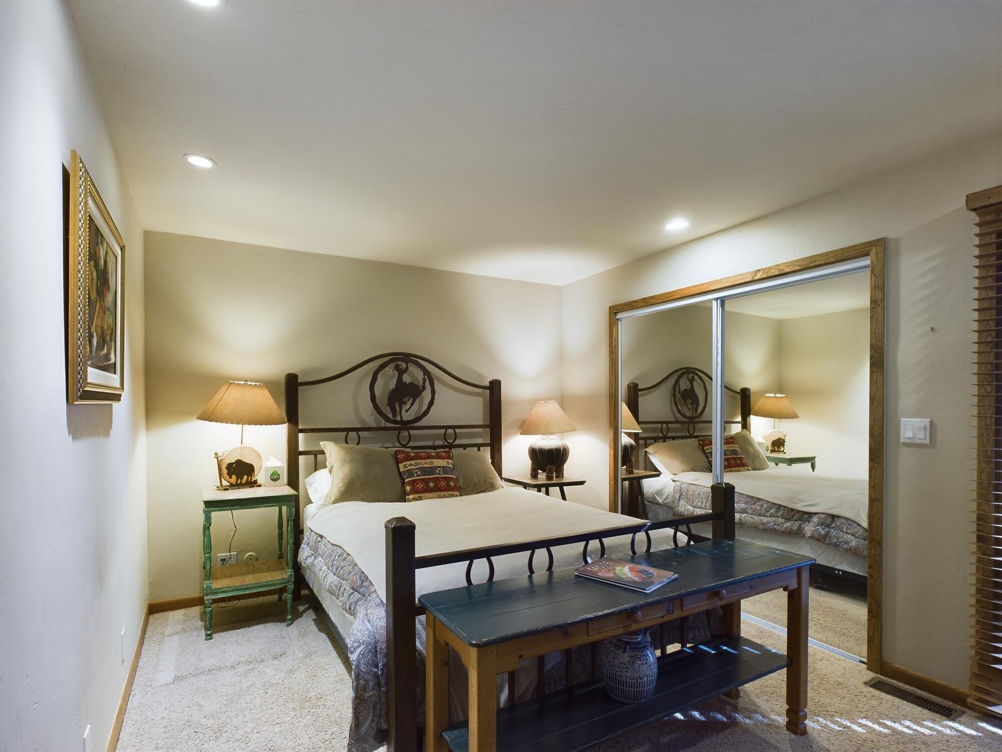 125 Picabo St F7