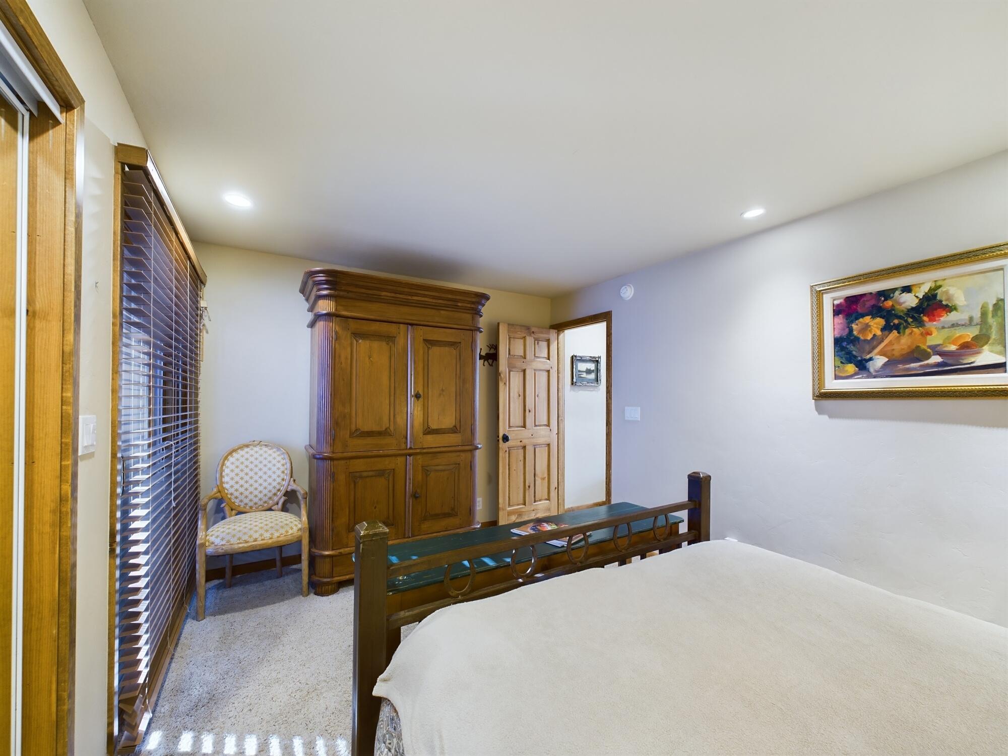 125 Picabo St F7