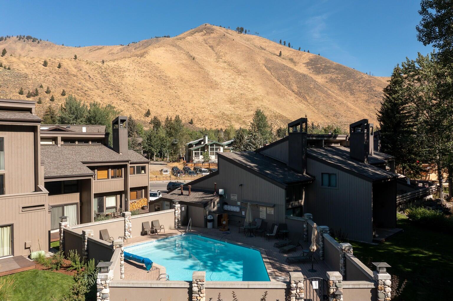 125 Picabo St F7