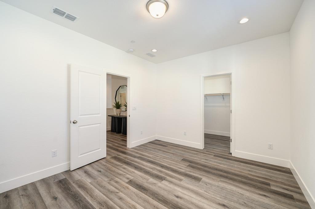 2326 Bronze Star Way